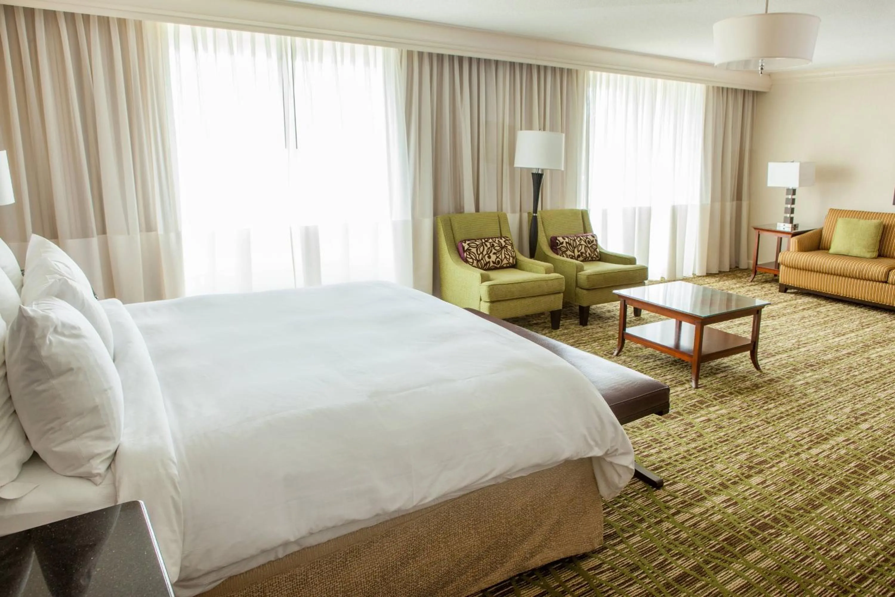 Photo of the whole room, Bed in Hanover Marriott