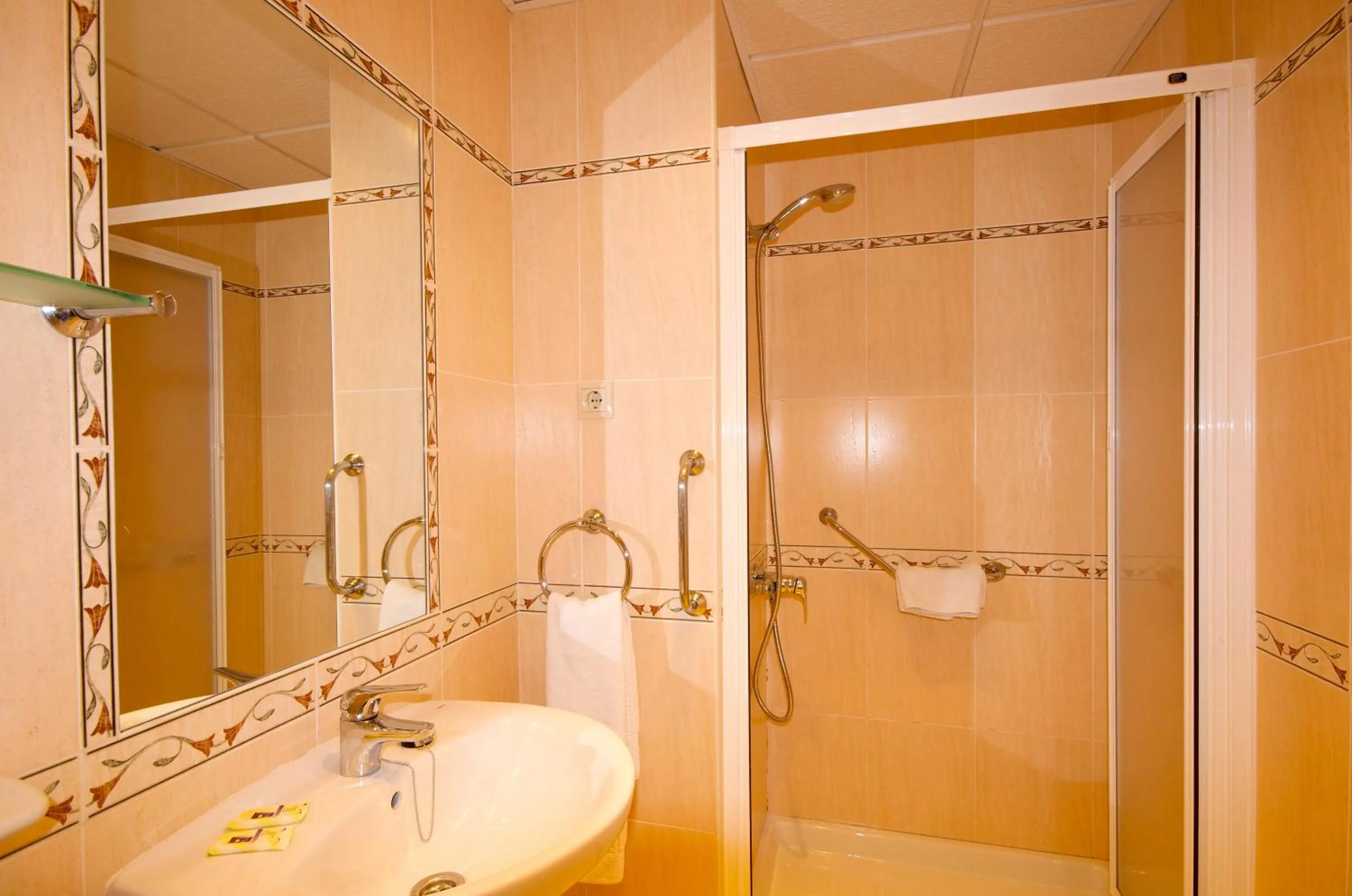 Bathroom in Apartamentos Stella Maris - Marcari SL