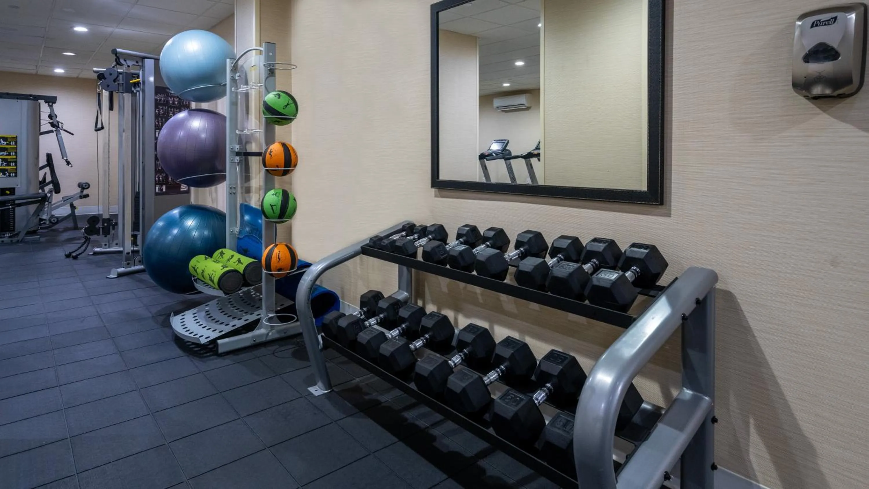 Fitness centre/facilities in Fairfield Inn & Suites Parsippany