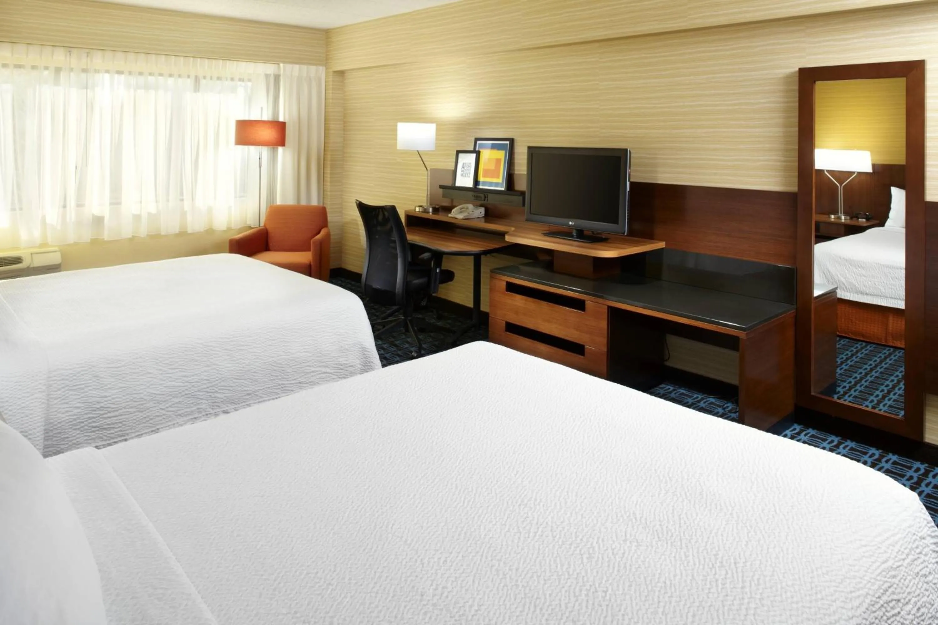 Photo of the whole room, Bed in Fairfield Inn & Suites Parsippany