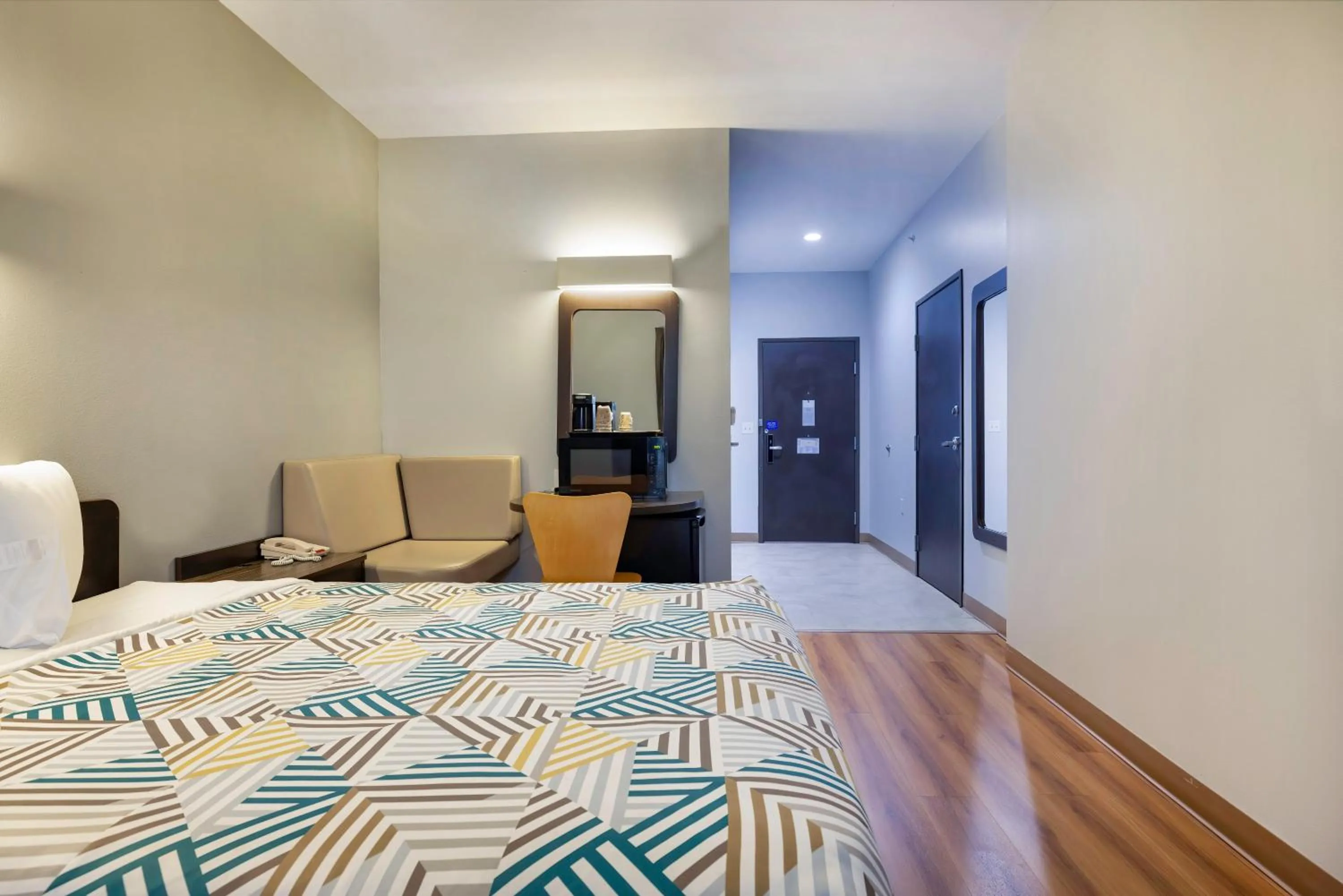 Bedroom, Bed in Motel 6 Texas City I-45