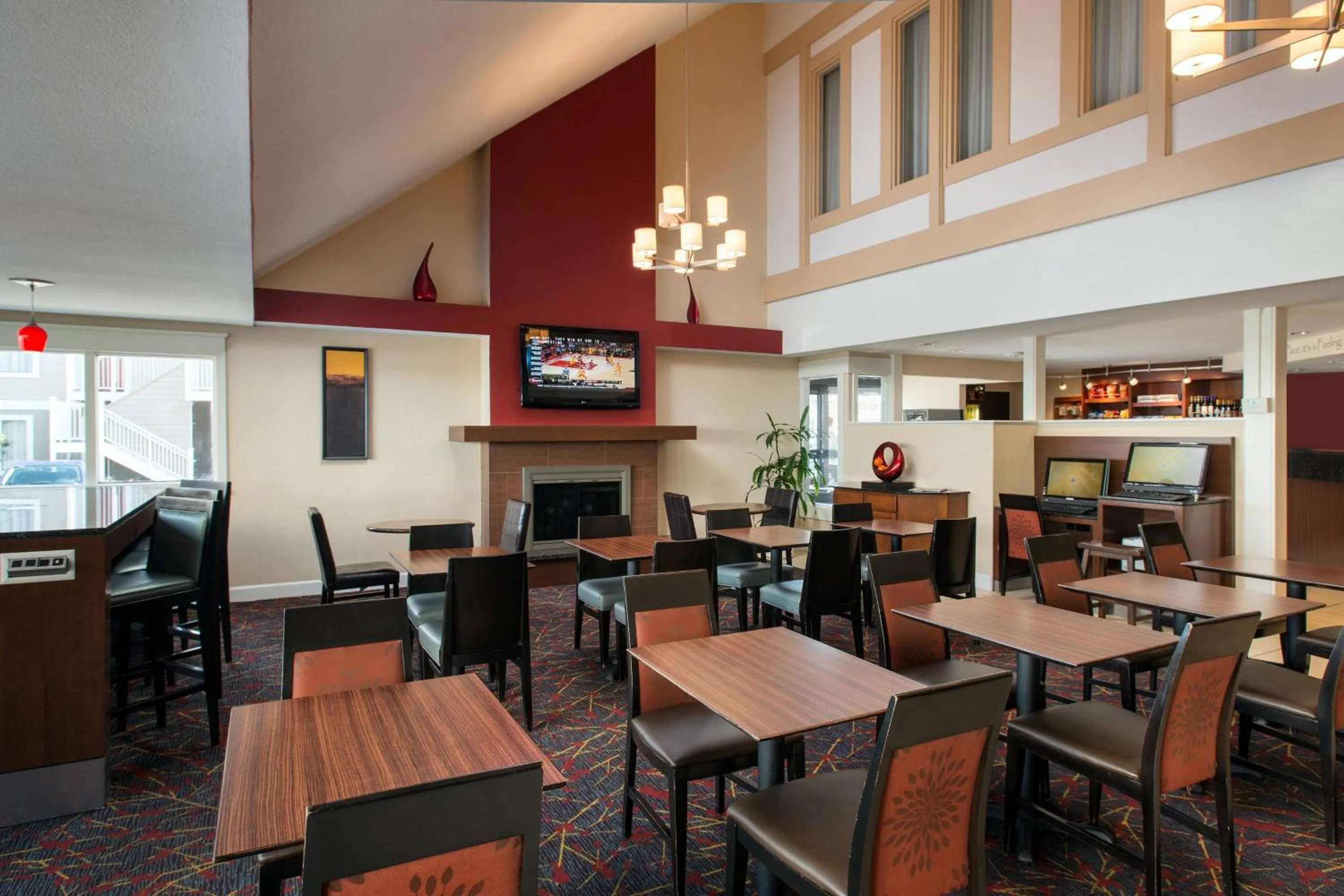 Restaurant/places to eat in Residence Inn by Marriott Long Beach
