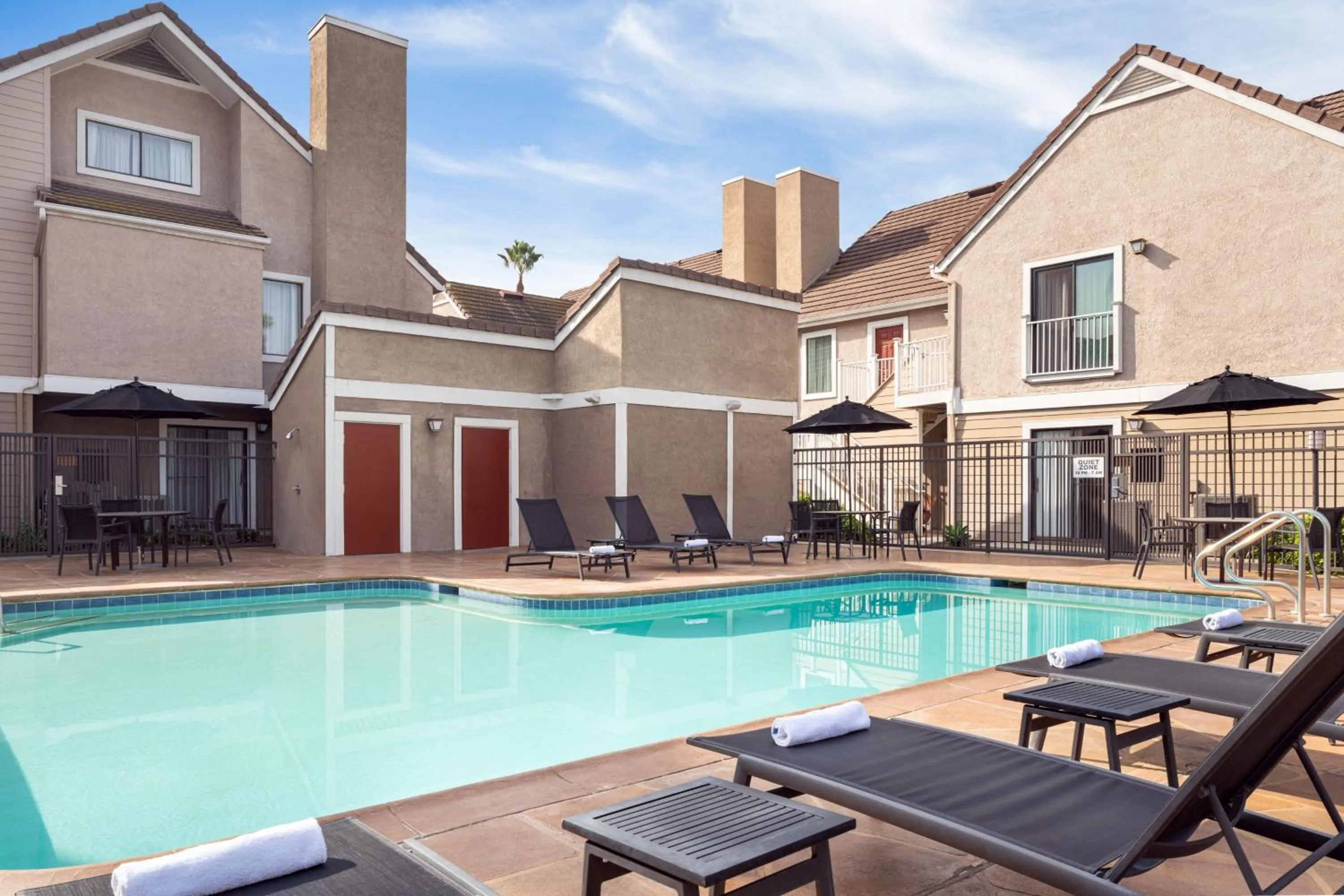 Swimming pool in Residence Inn by Marriott Long Beach
