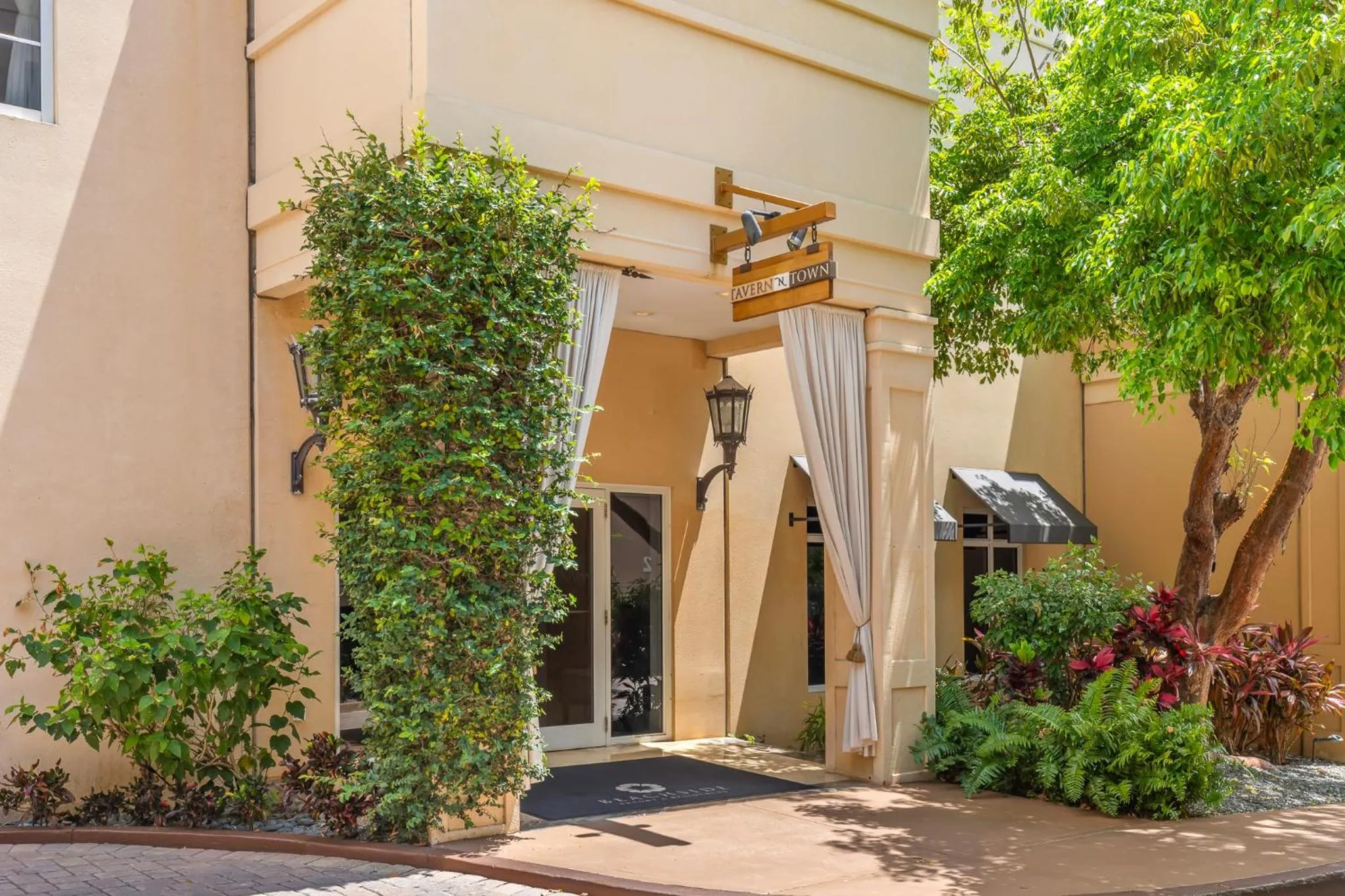 Restaurant/places to eat in Beachside Resort & Residences