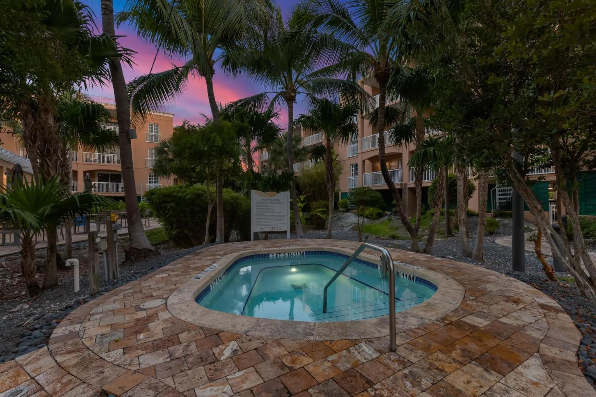 Hot Tub in Beachside Resort & Residences