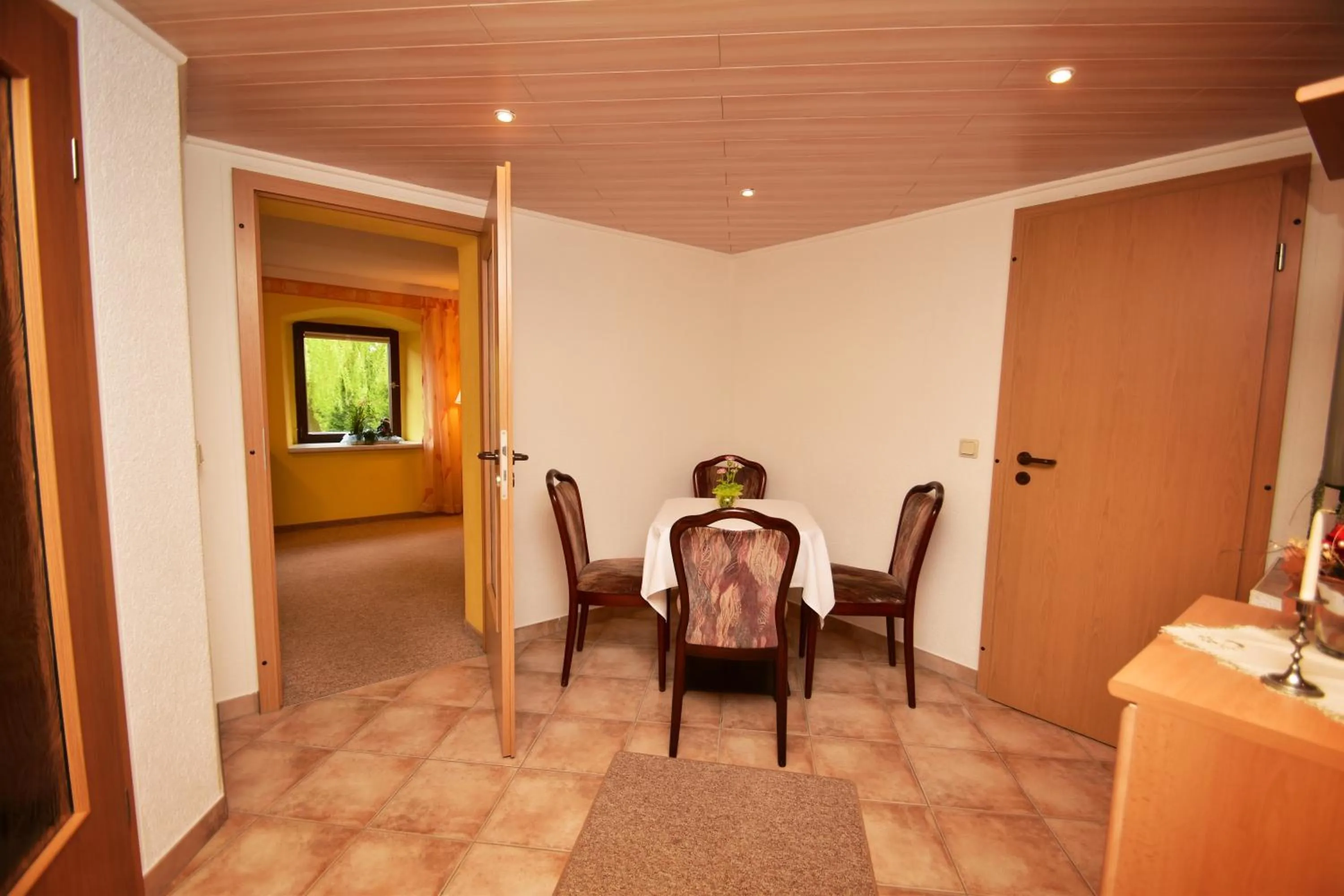 Photo of the whole room in Landhotel Zur Guten Einkehr