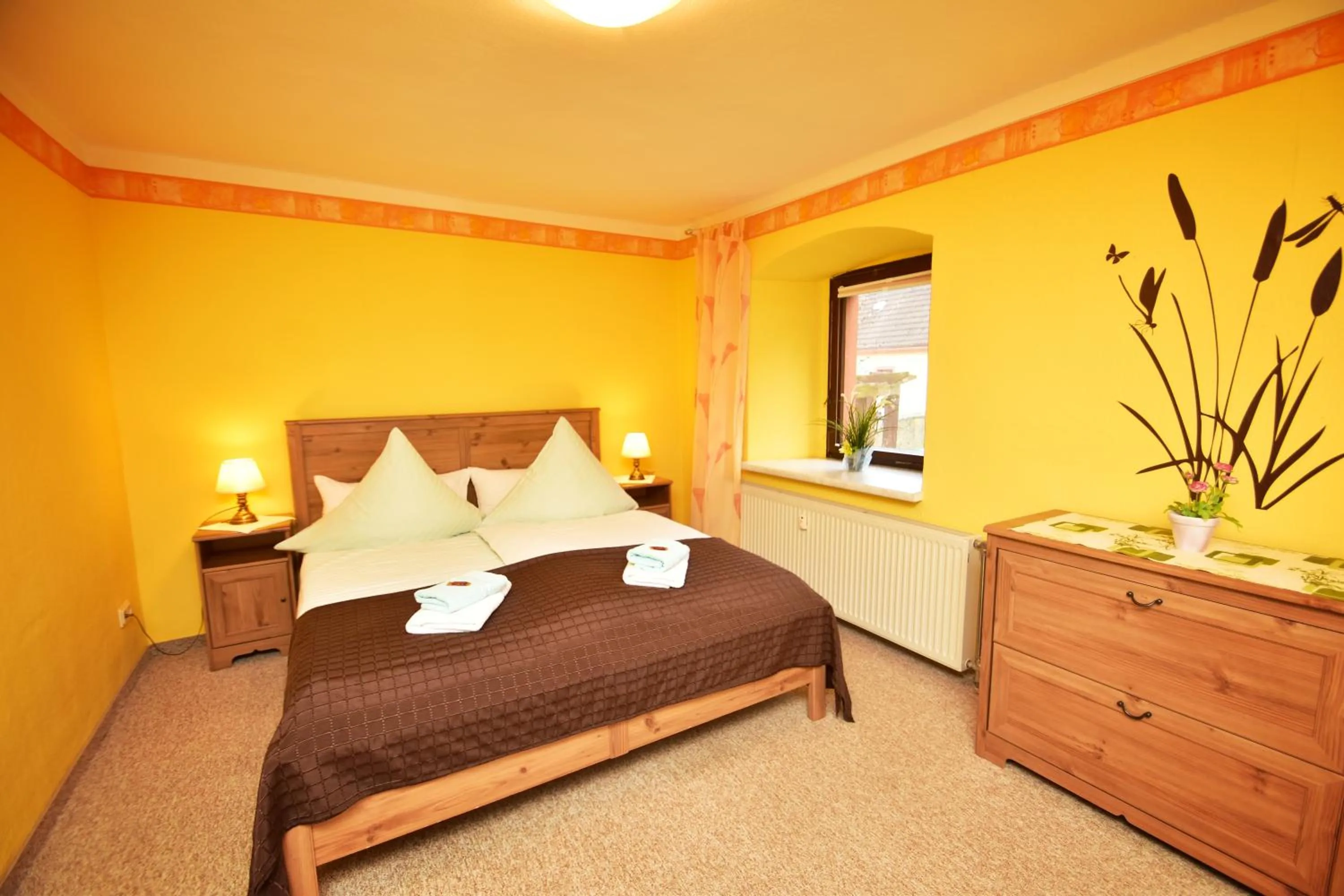 Photo of the whole room, Bed in Landhotel Zur Guten Einkehr