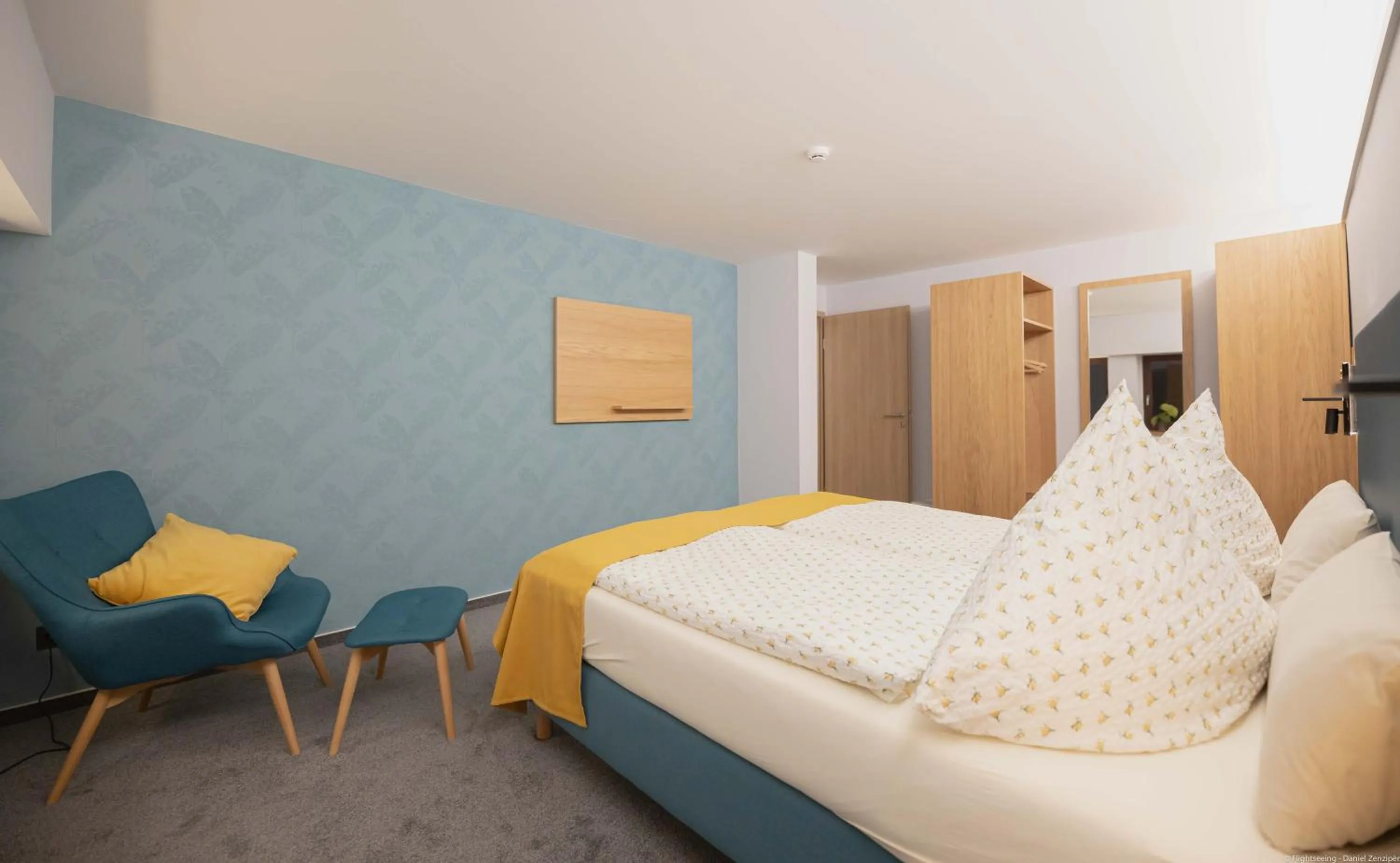 Photo of the whole room, Bed in Landhotel Zur Guten Einkehr