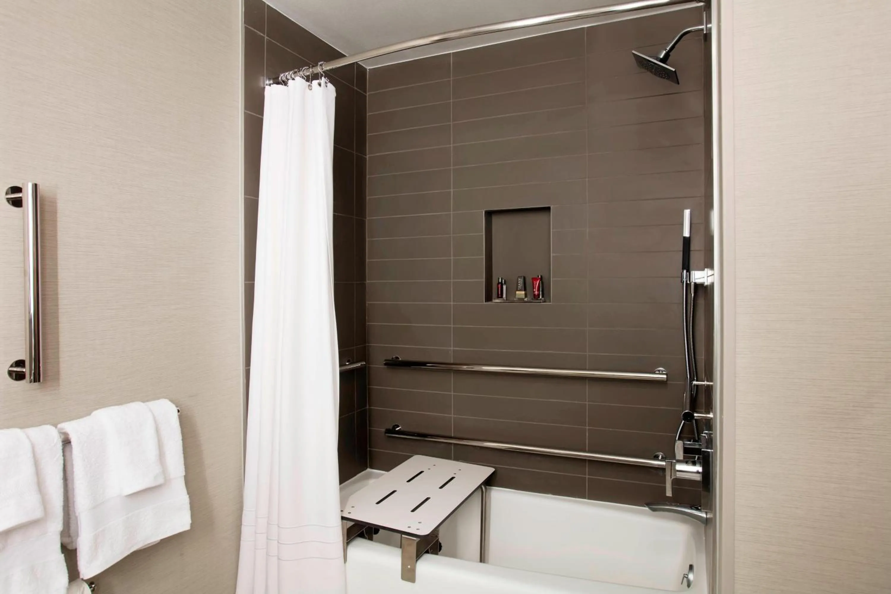 Bathroom in Fort Lauderdale Marriott Coral Springs Hotel & Convention Center