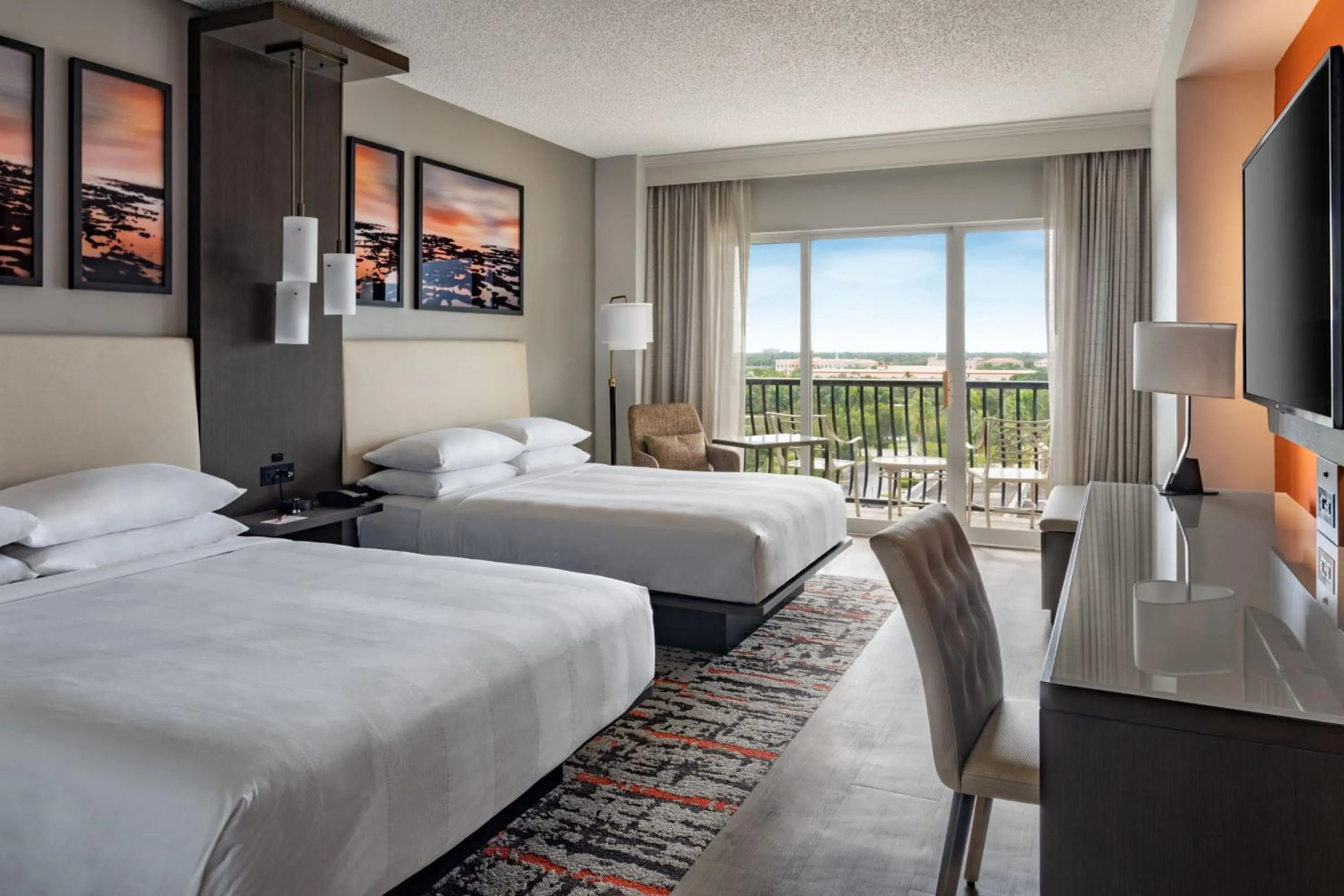 Photo of the whole room, Bed in Fort Lauderdale Marriott Coral Springs Hotel & Convention Center