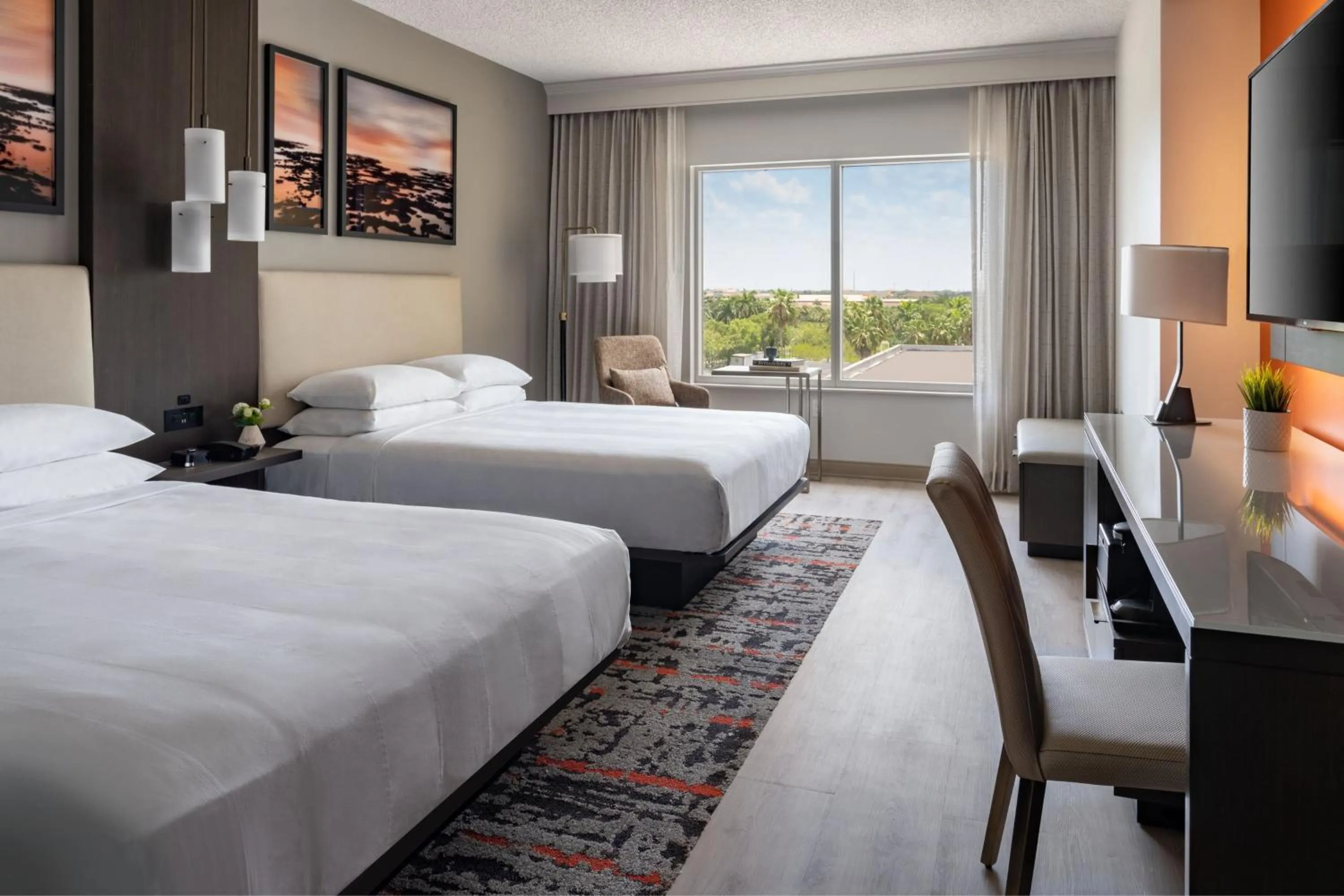 Photo of the whole room, Bed in Fort Lauderdale Marriott Coral Springs Hotel & Convention Center