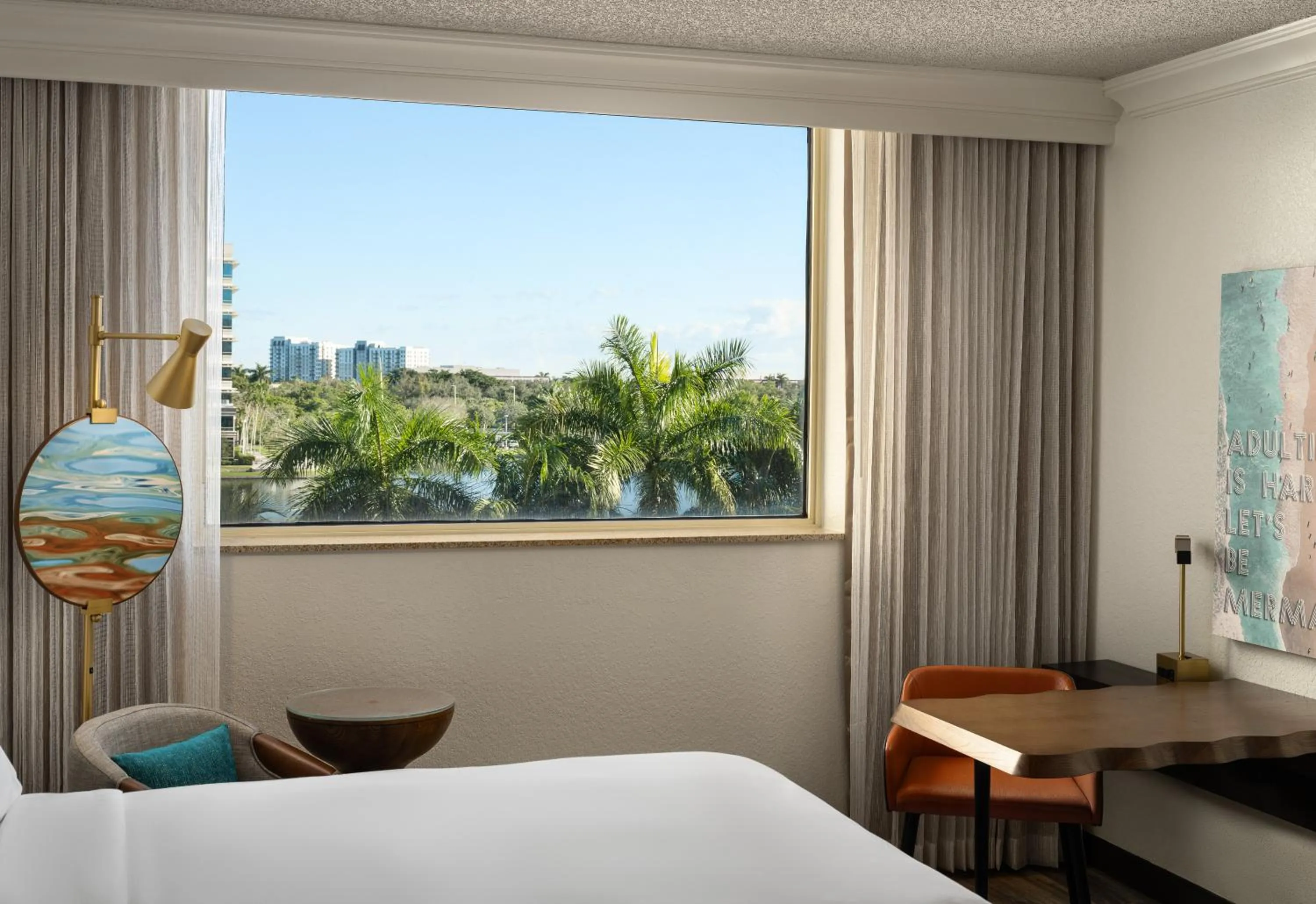 Lake view, Bed in Renaissance Fort Lauderdale West Hotel