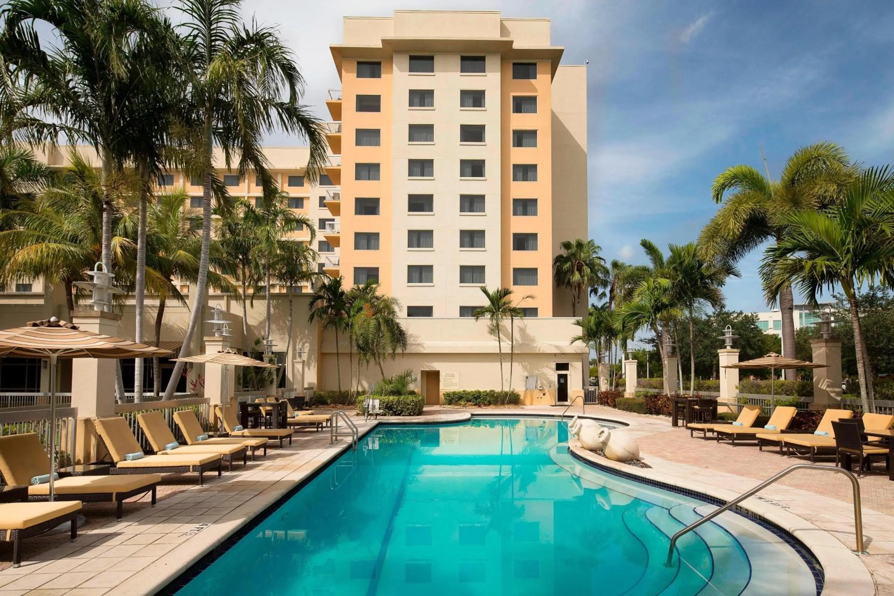 Swimming pool in Renaissance Fort Lauderdale West Hotel