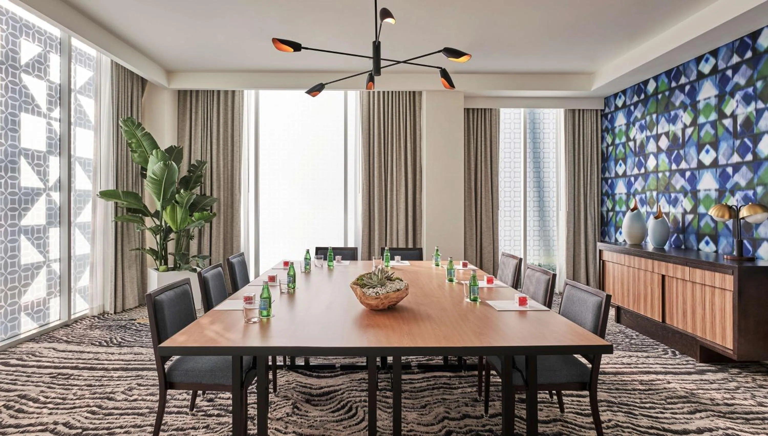 Food and drinks in Viceroy Santa Monica