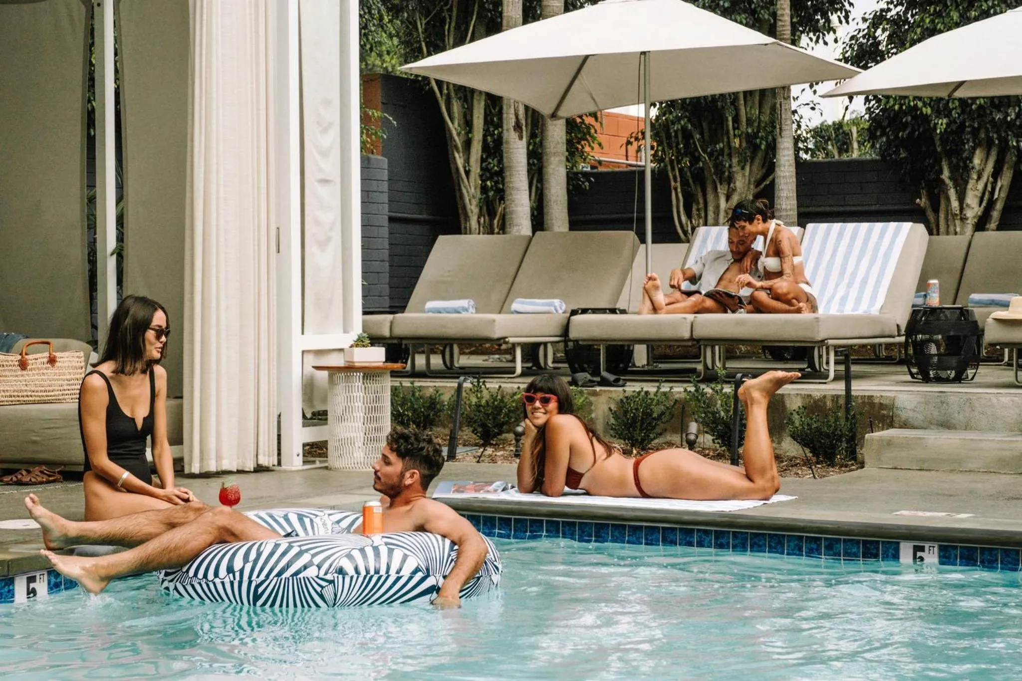 Swimming pool in Viceroy Santa Monica