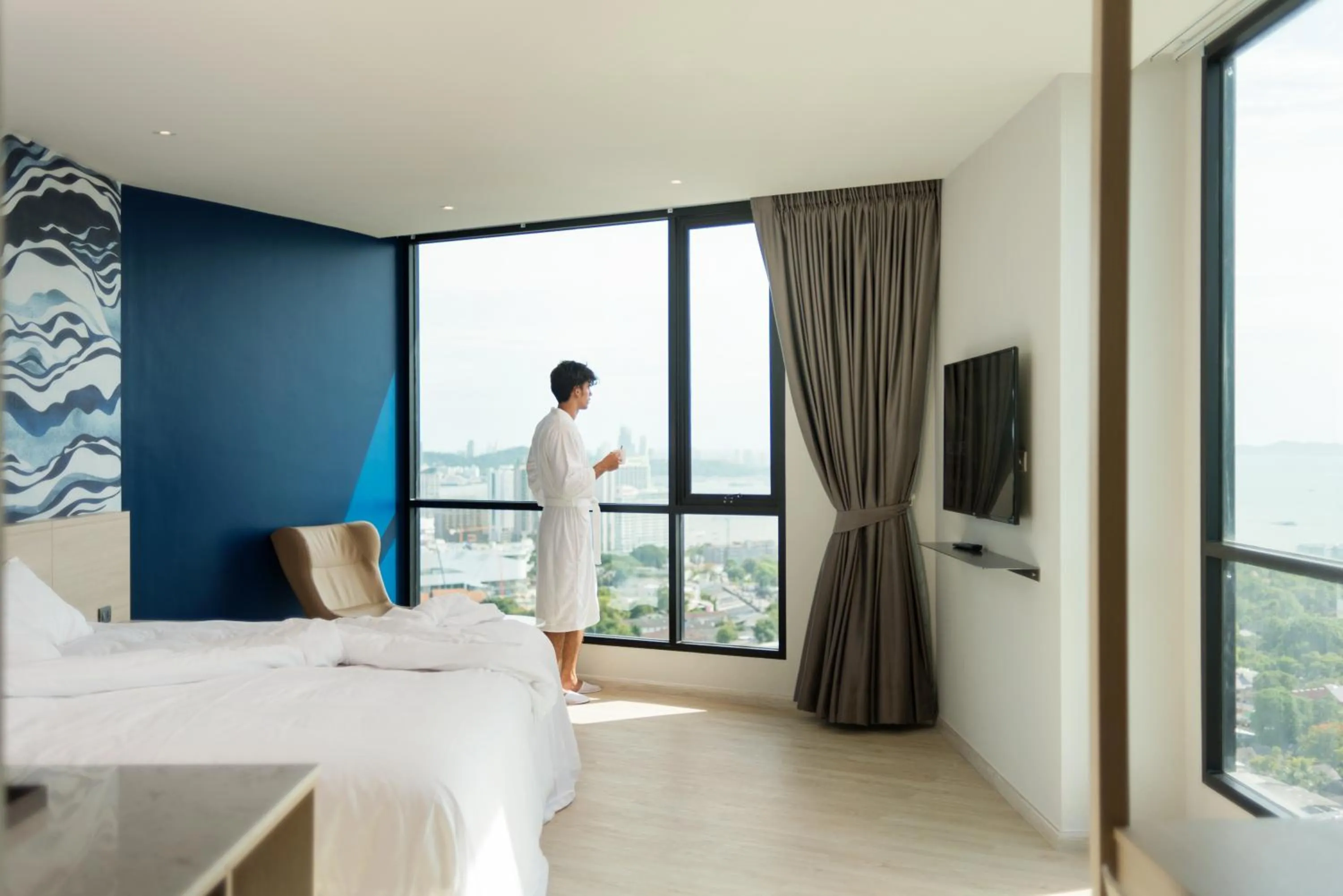 Sea view, Bed in Brighton Grand Hotel Pattaya - SHA Extra Plus
