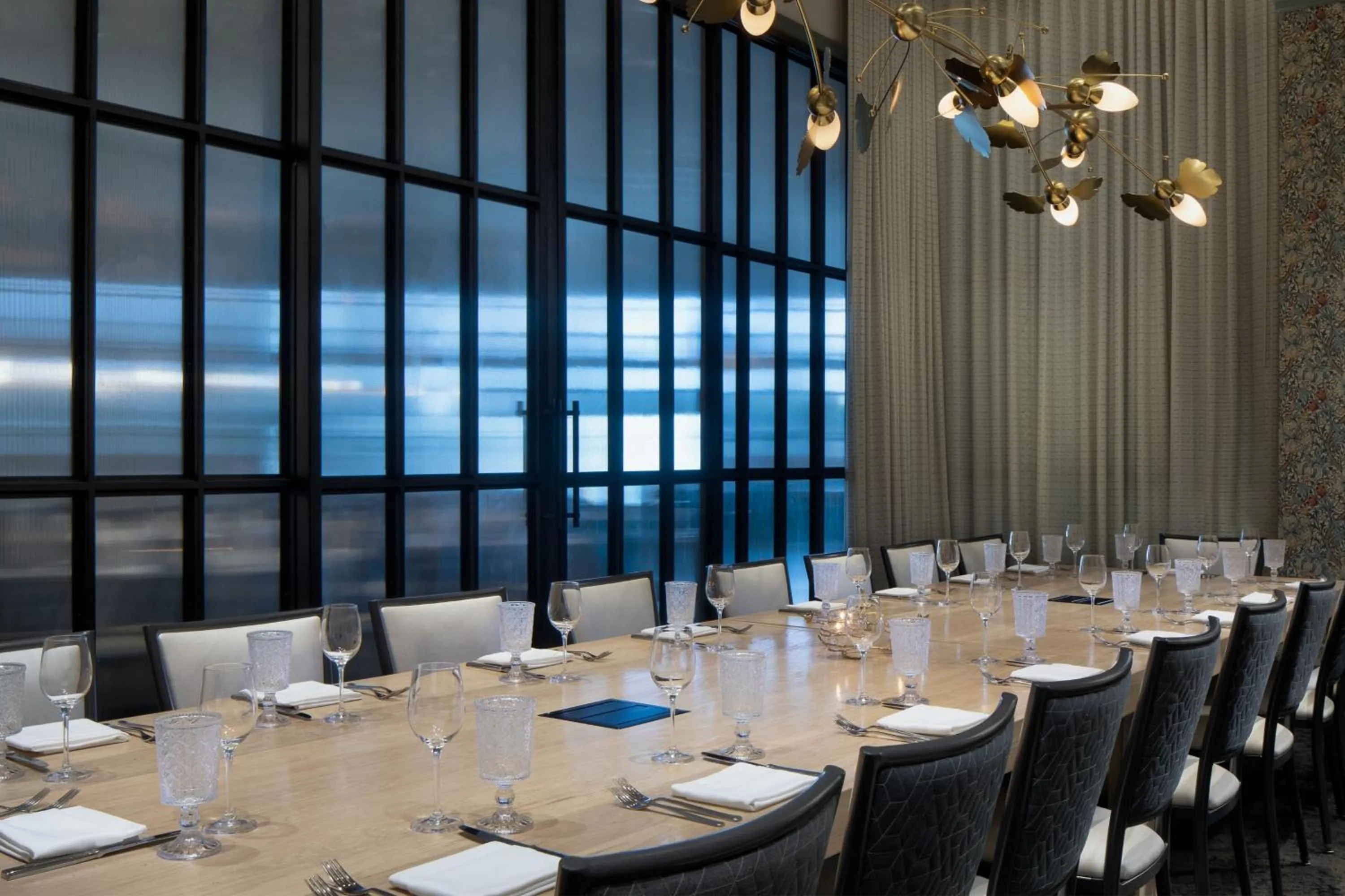 Restaurant/places to eat in JW Marriott Grand Rapids