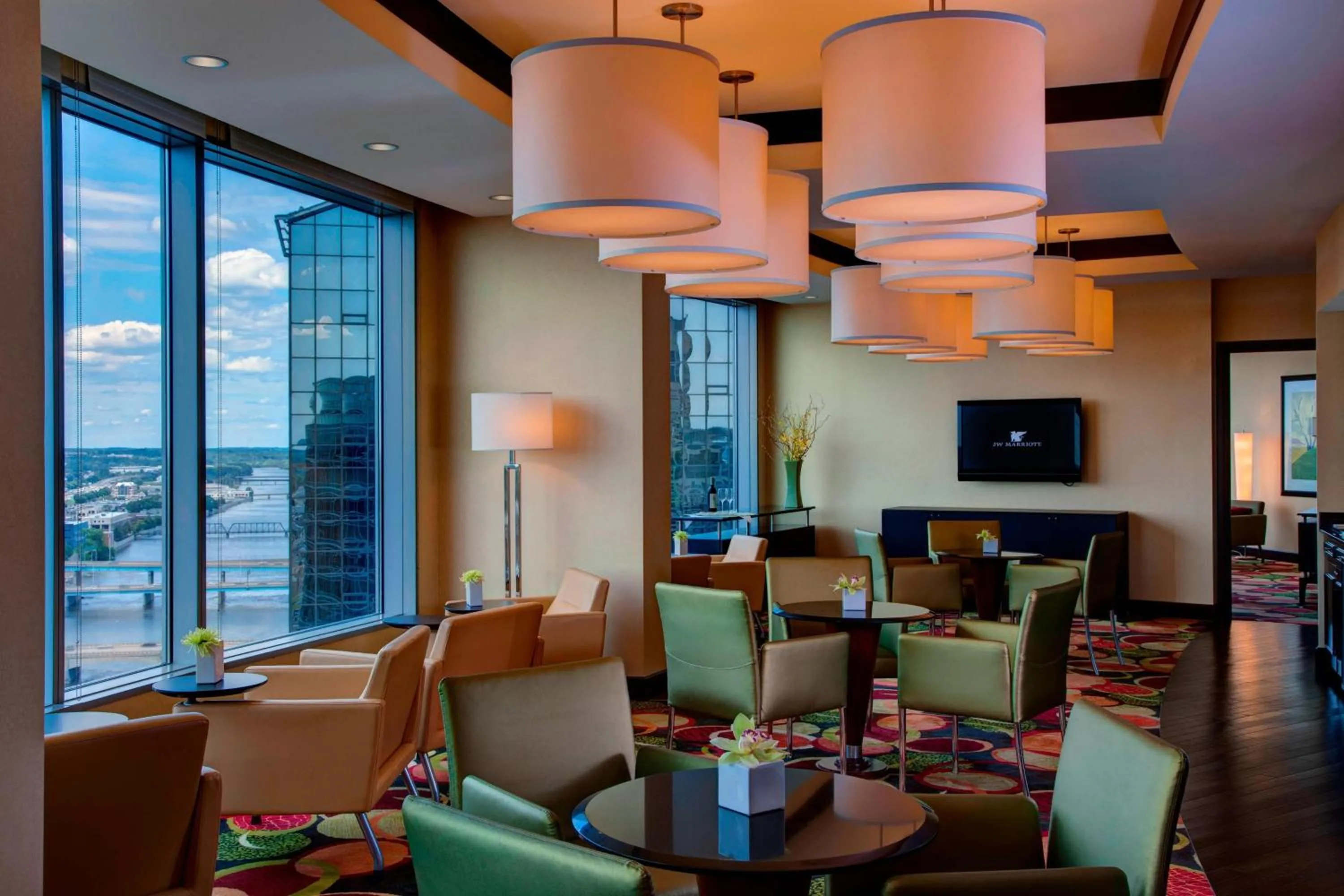 Lounge or bar in JW Marriott Grand Rapids