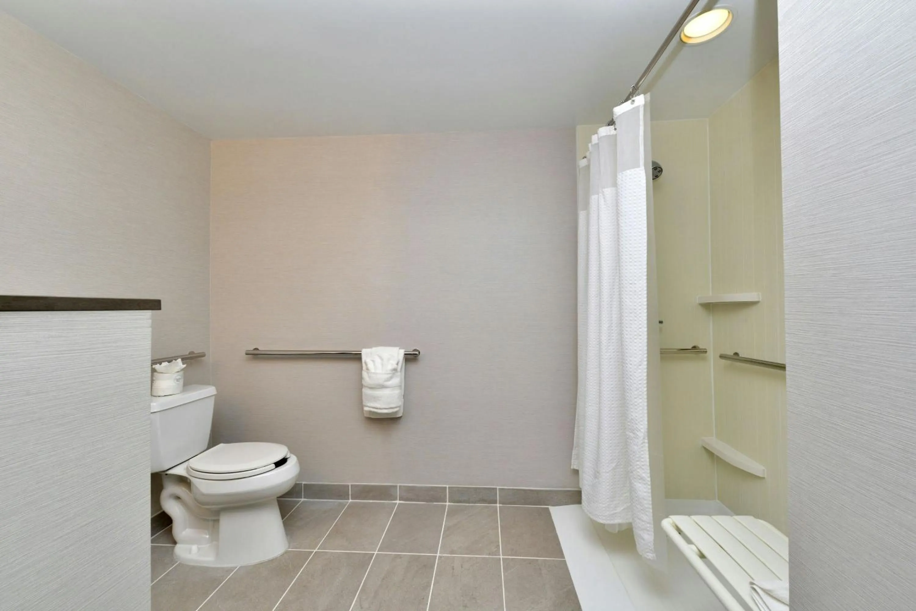 Bathroom in Courtyard by Marriott Harrisburg Hershey