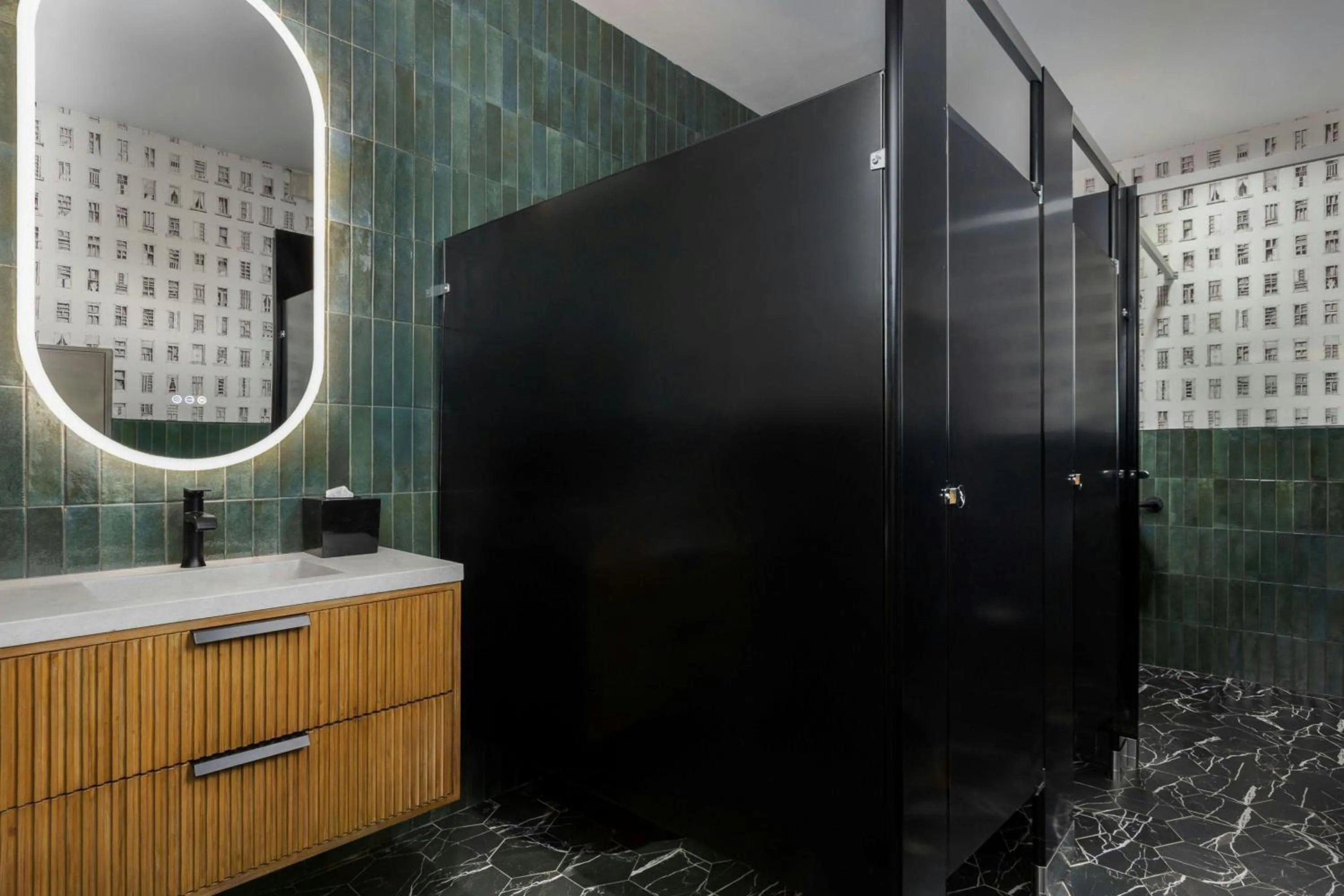 Bathroom in Courtyard by Marriott Houston Rice University