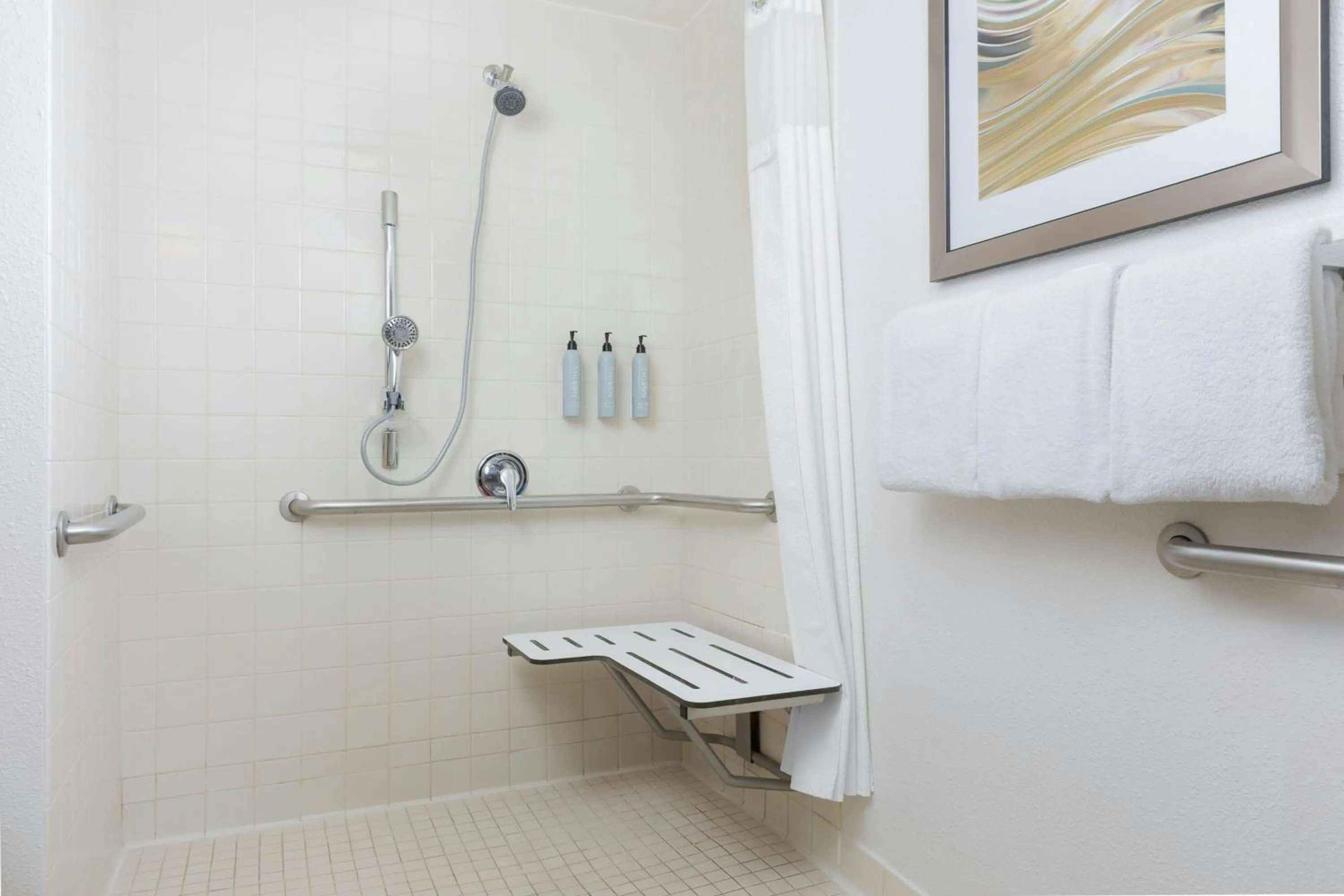 Bathroom in Courtyard by Marriott Houston Rice University