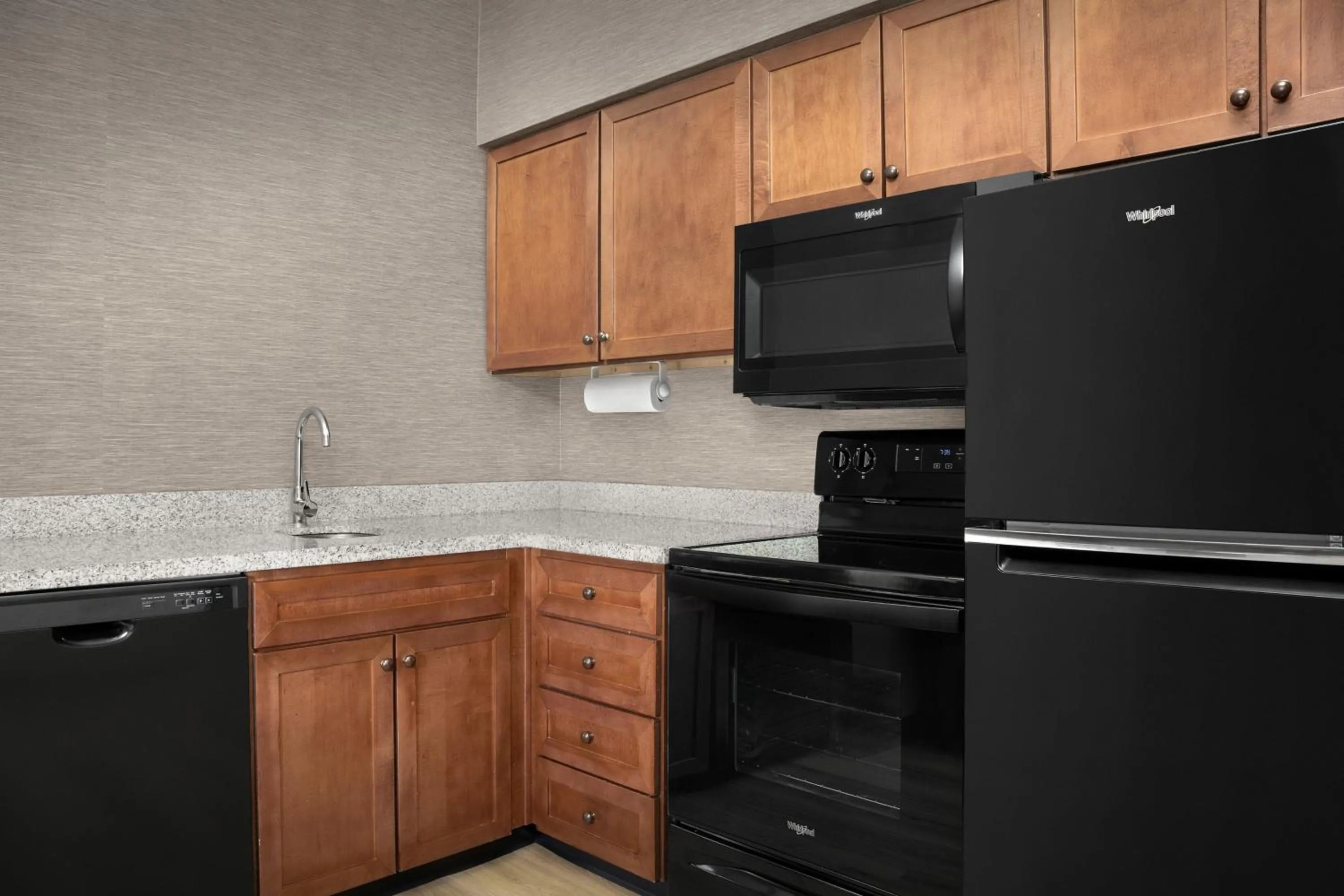 Kitchen or kitchenette in Residence Inn Houston West Energy Corridor