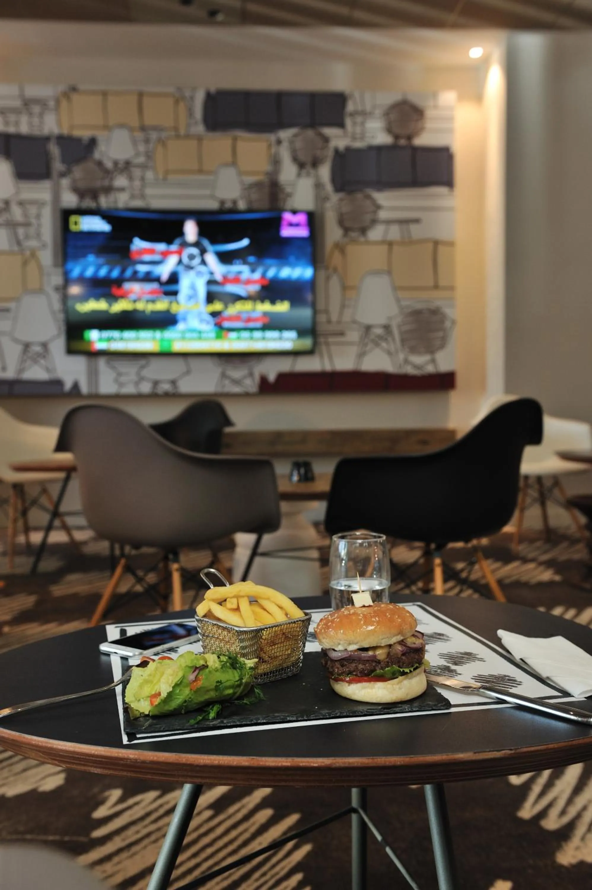 Restaurant/places to eat in Ibis Casa Voyageurs