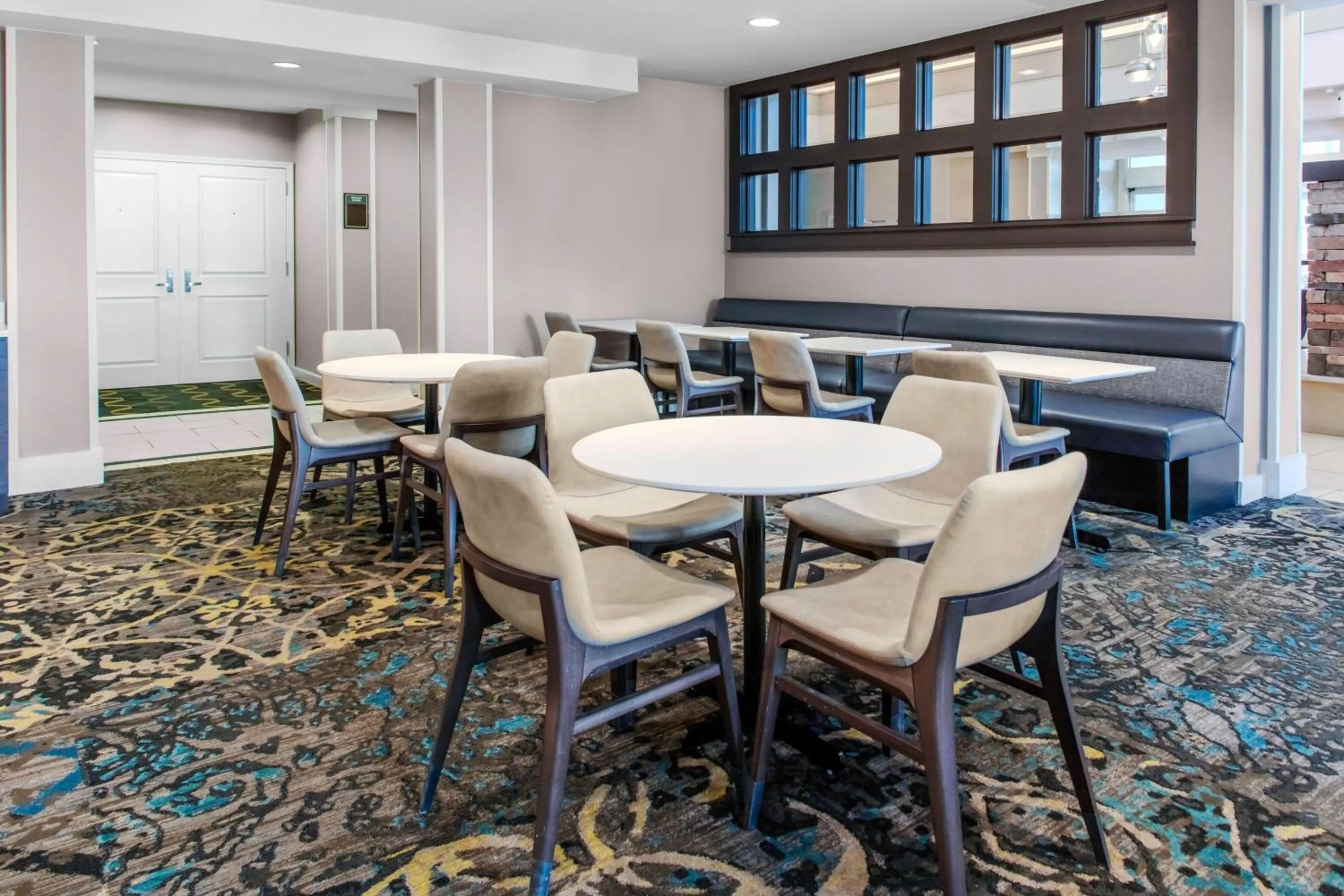 Restaurant/places to eat in Residence Inn by Marriott Yonkers Westchester County