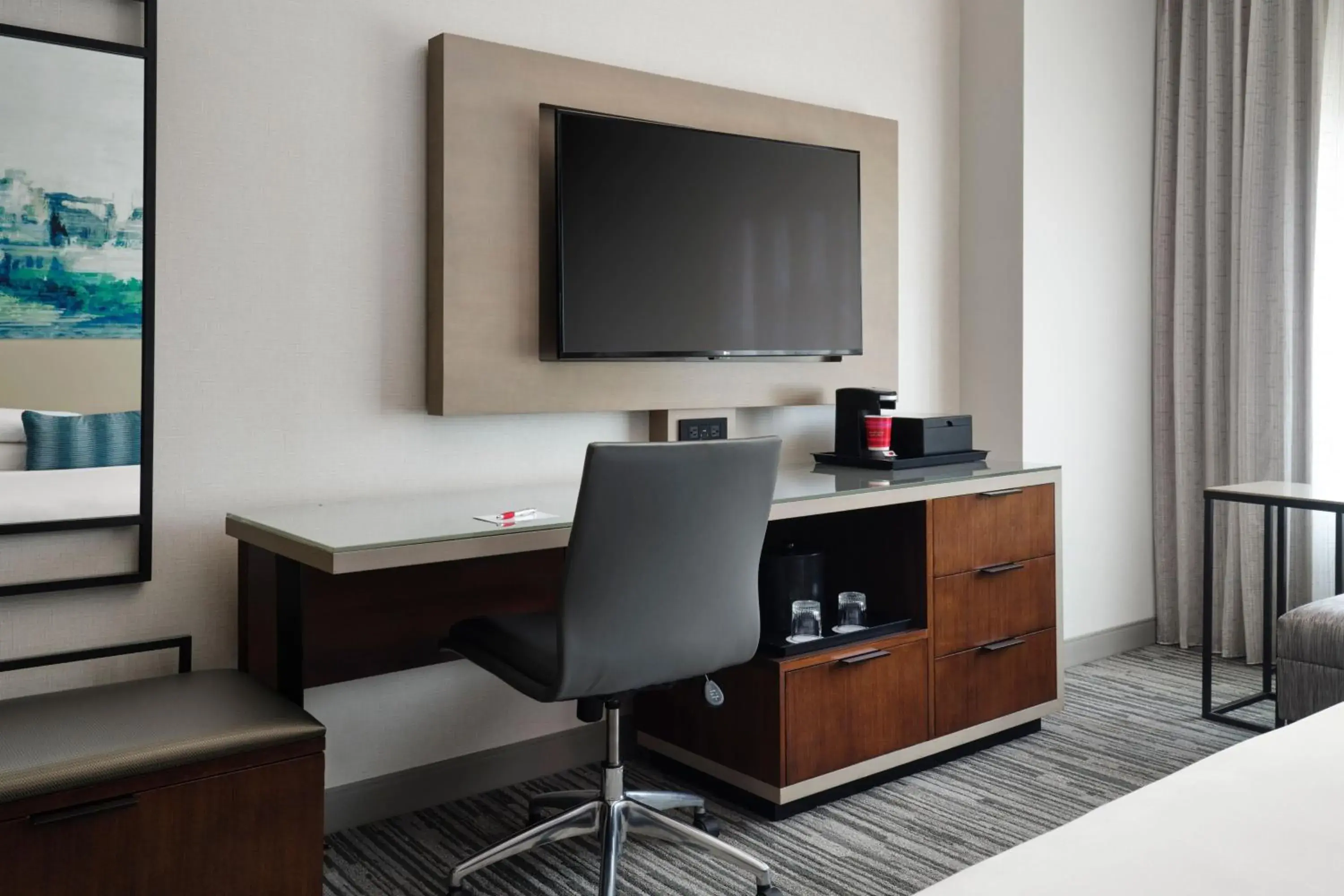 King Room - High Floor/Executive Lounge Access in Indianapolis Marriott Downtown King Room - High Floor/Executive Lounge Access in Indianapolis Marriott Downtown