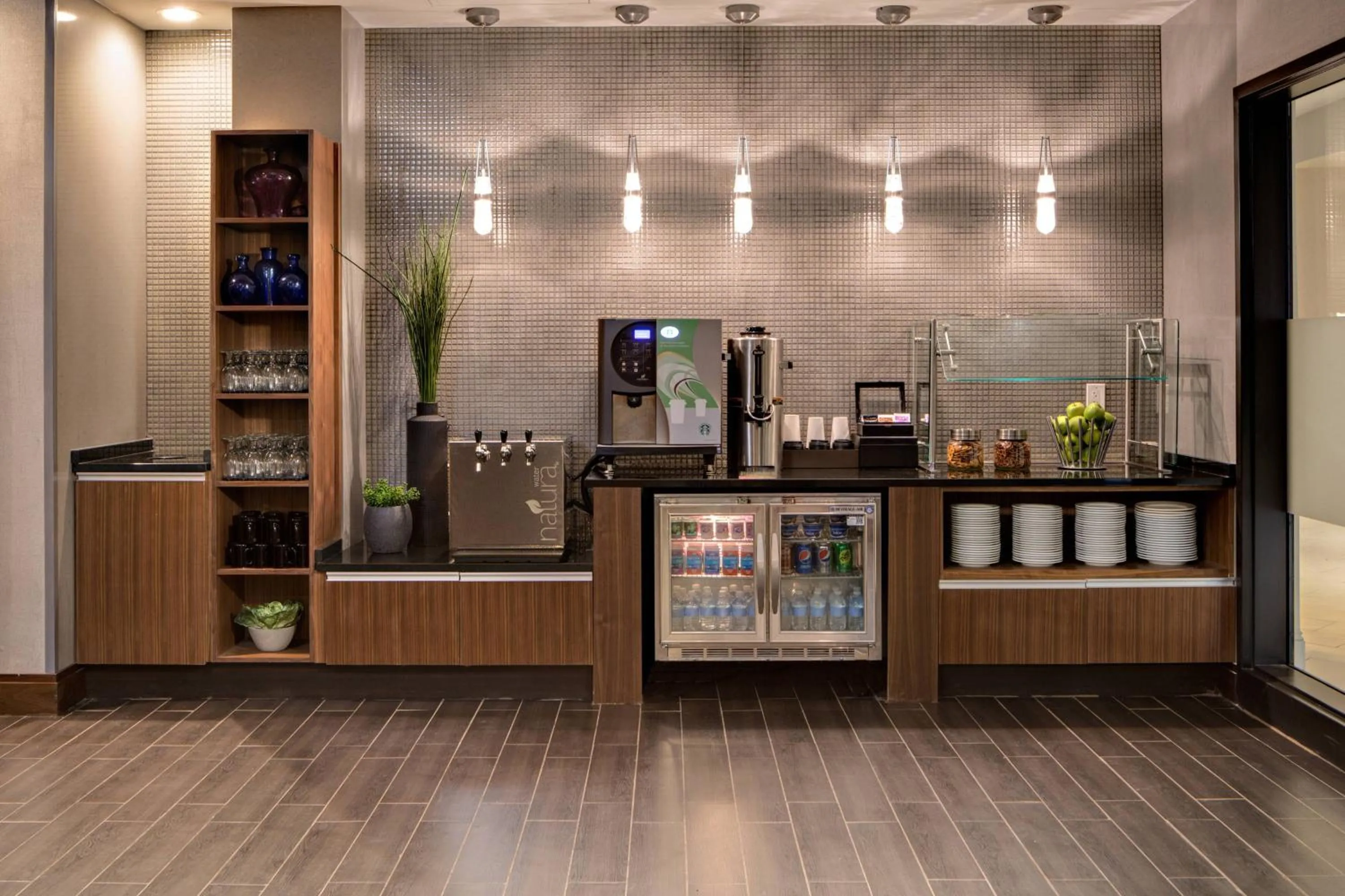 Lounge or bar in Houston Marriott South at Hobby Airport