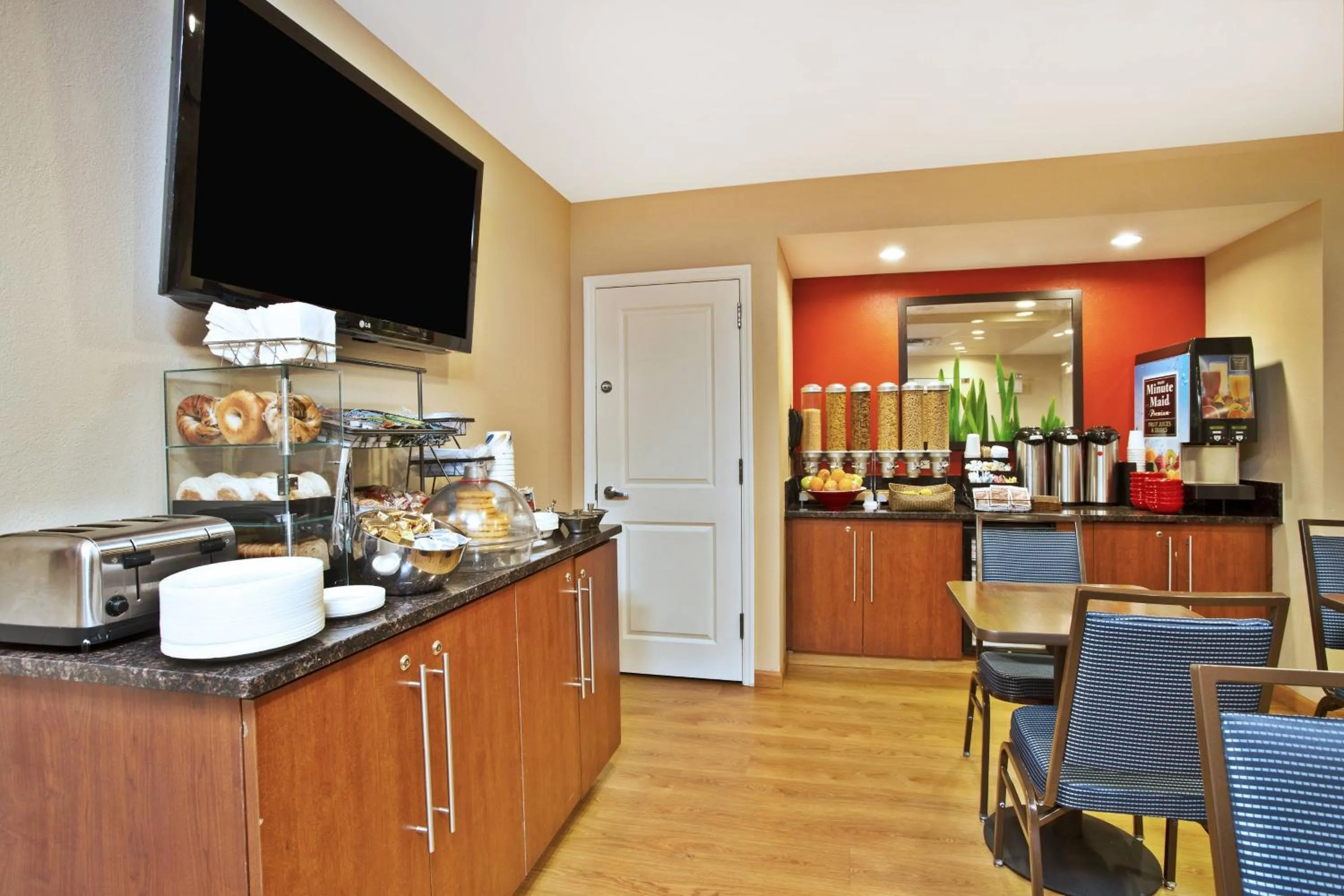 Breakfast in TownePlace Suites Republic Airport Long Island Farmingdale