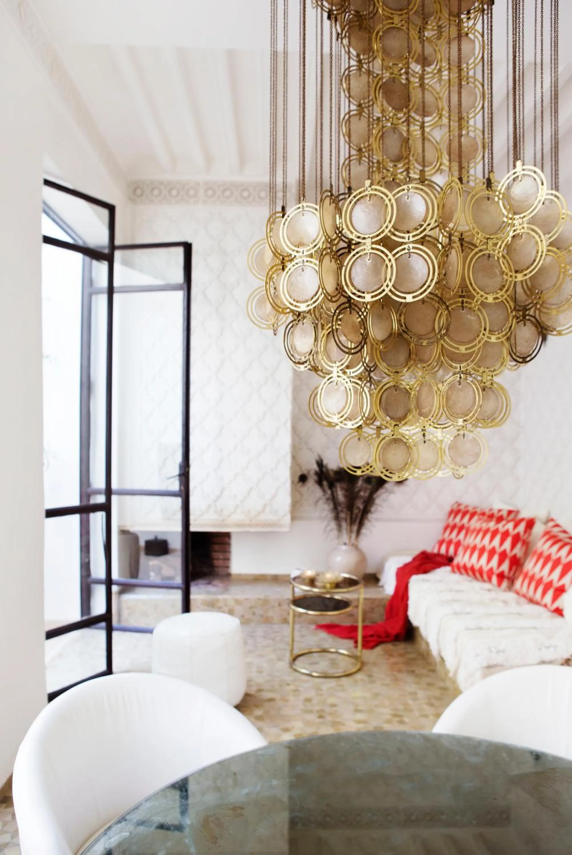 Library in P´tit Habibi