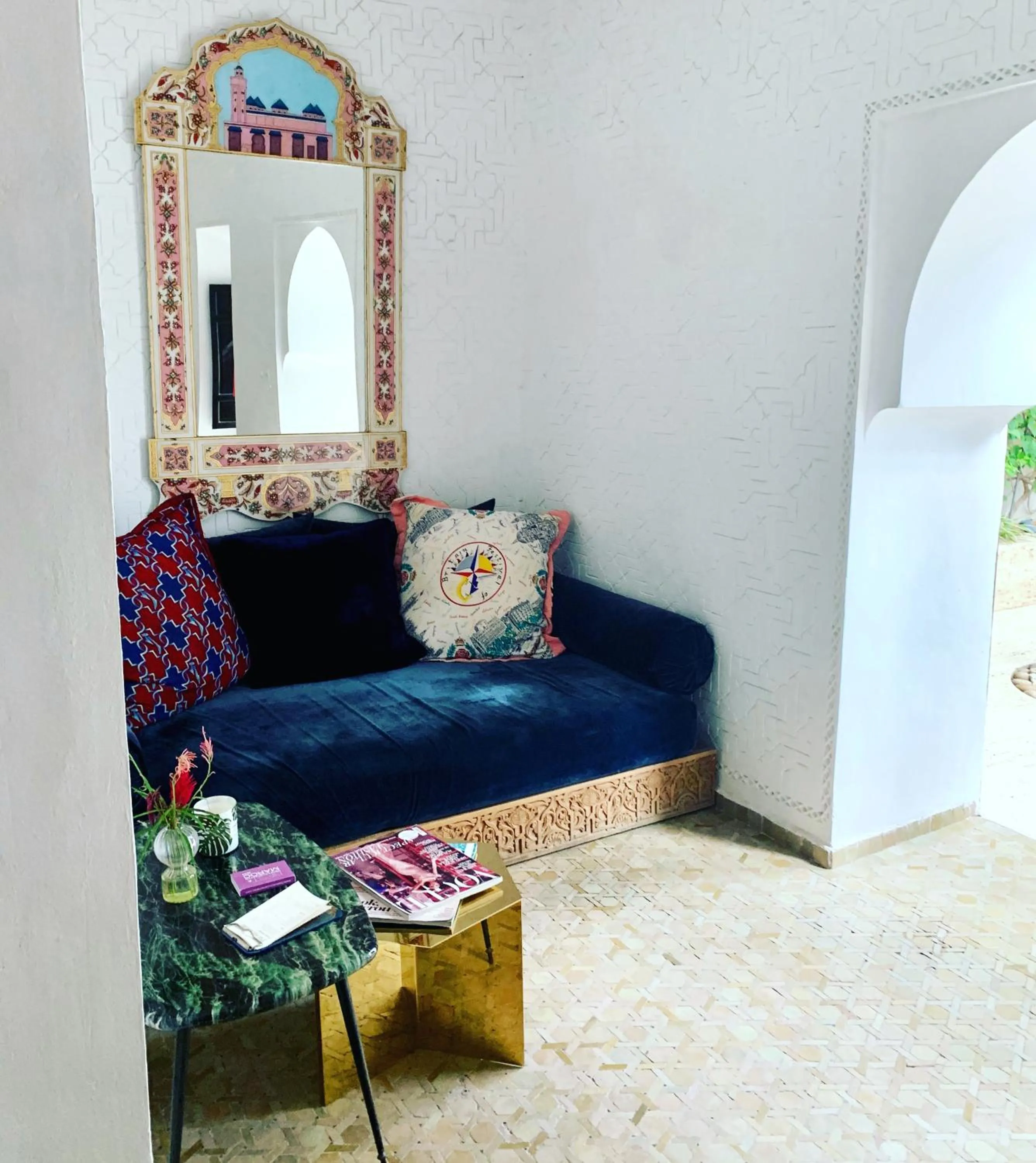 Communal lounge/ TV room in P´tit Habibi