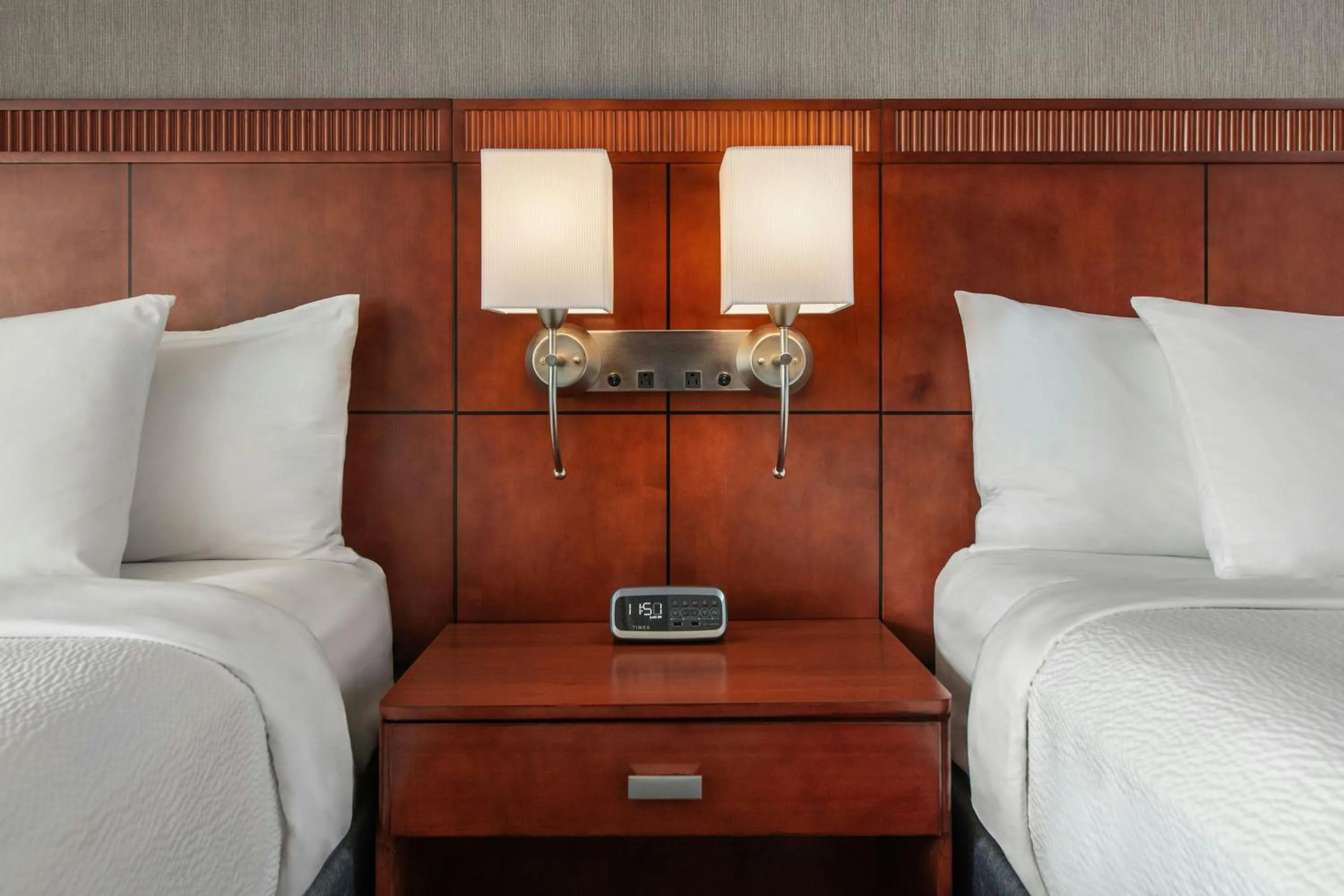 Photo of the whole room, Bed in Courtyard by Marriott Los Angeles Pasadena/Monrovia