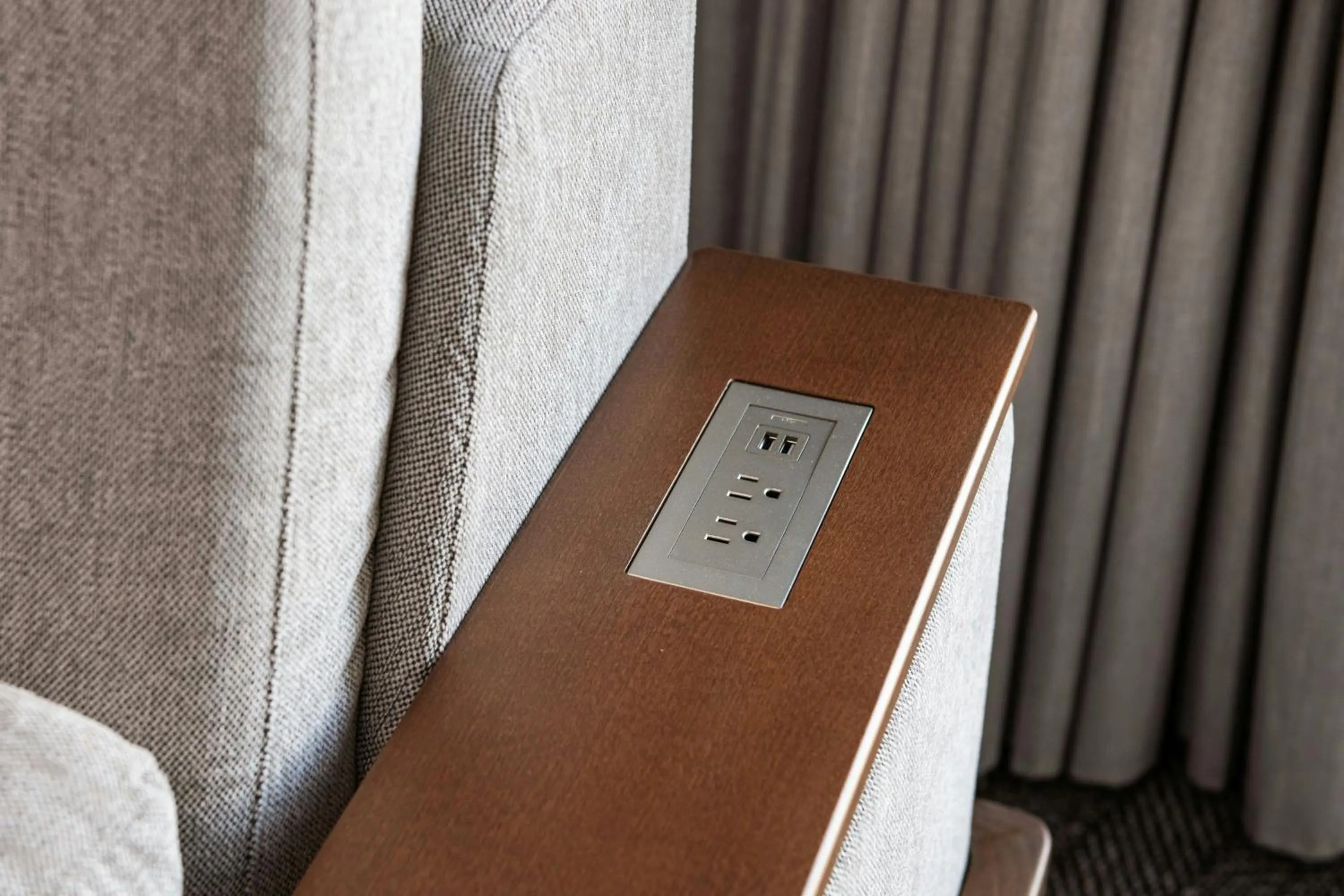 Photo of the whole room in Courtyard by Marriott Los Angeles Pasadena/Monrovia