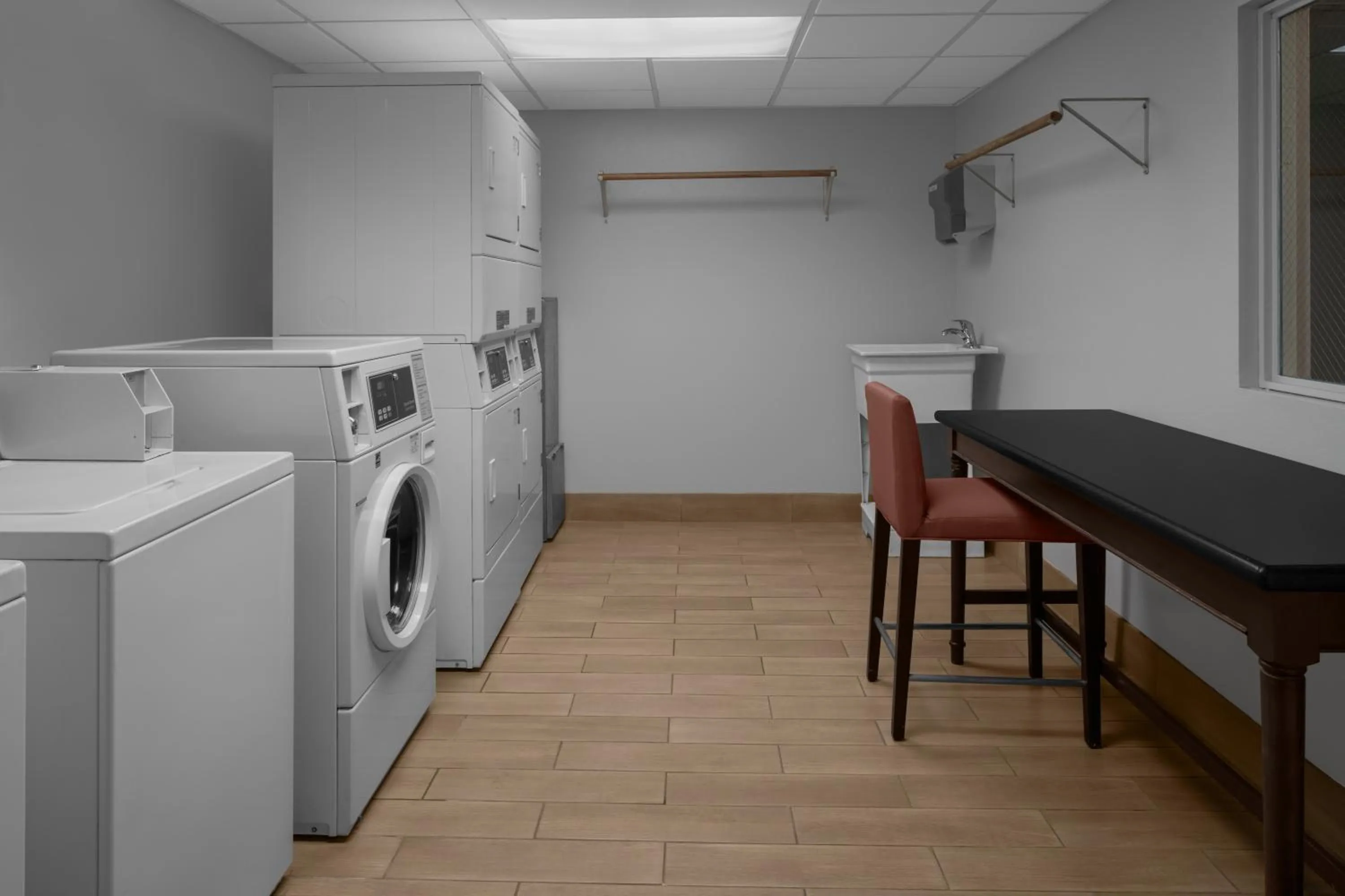 washing machine in Residence Inn by Marriott Santa Clarita Valencia