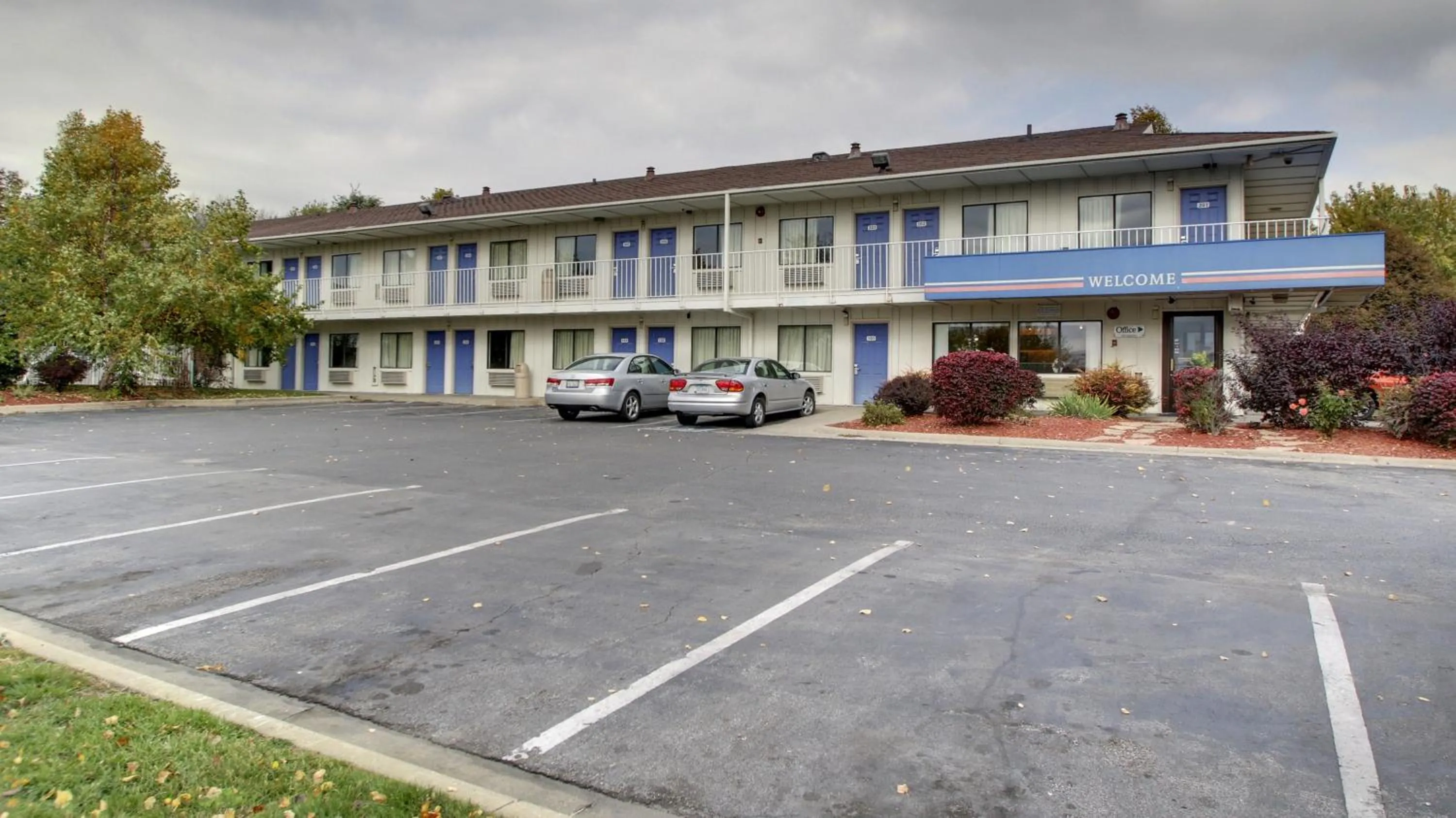 Facade/entrance in Motel 6-Des Moines, IA - North