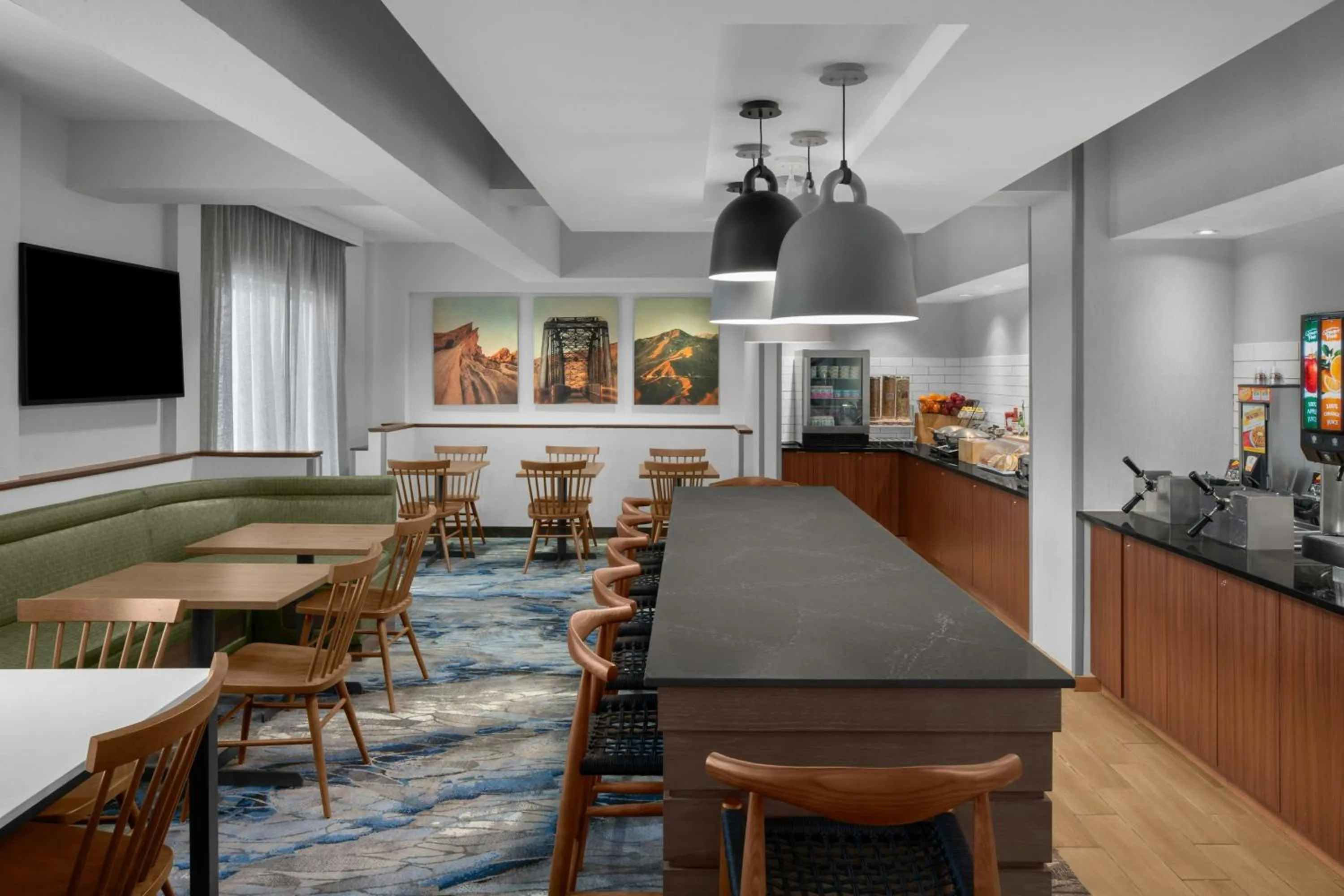 Breakfast in Fairfield Inn by Marriott Santa Clarita Valencia