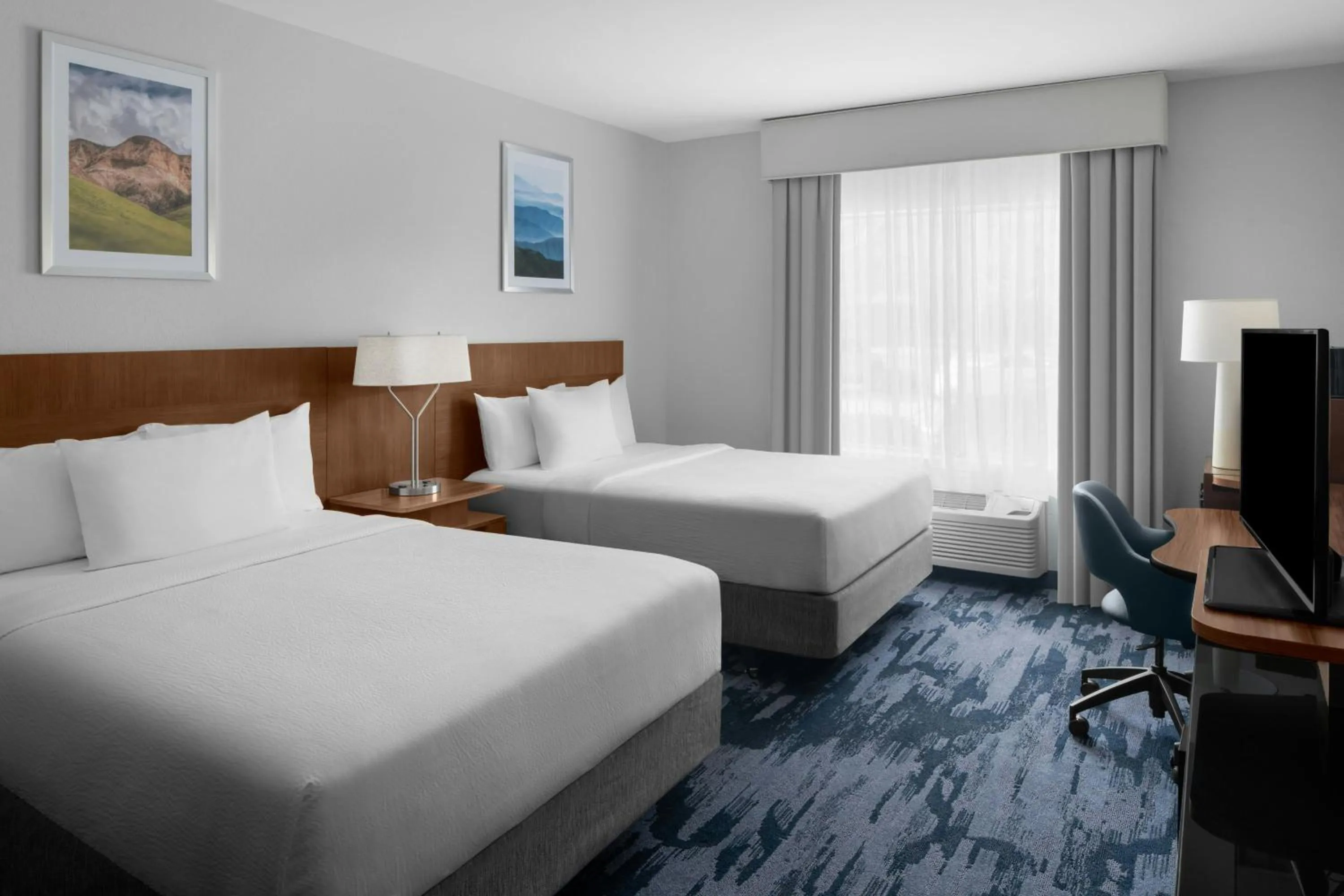 Photo of the whole room, Bed in Fairfield Inn by Marriott Santa Clarita Valencia