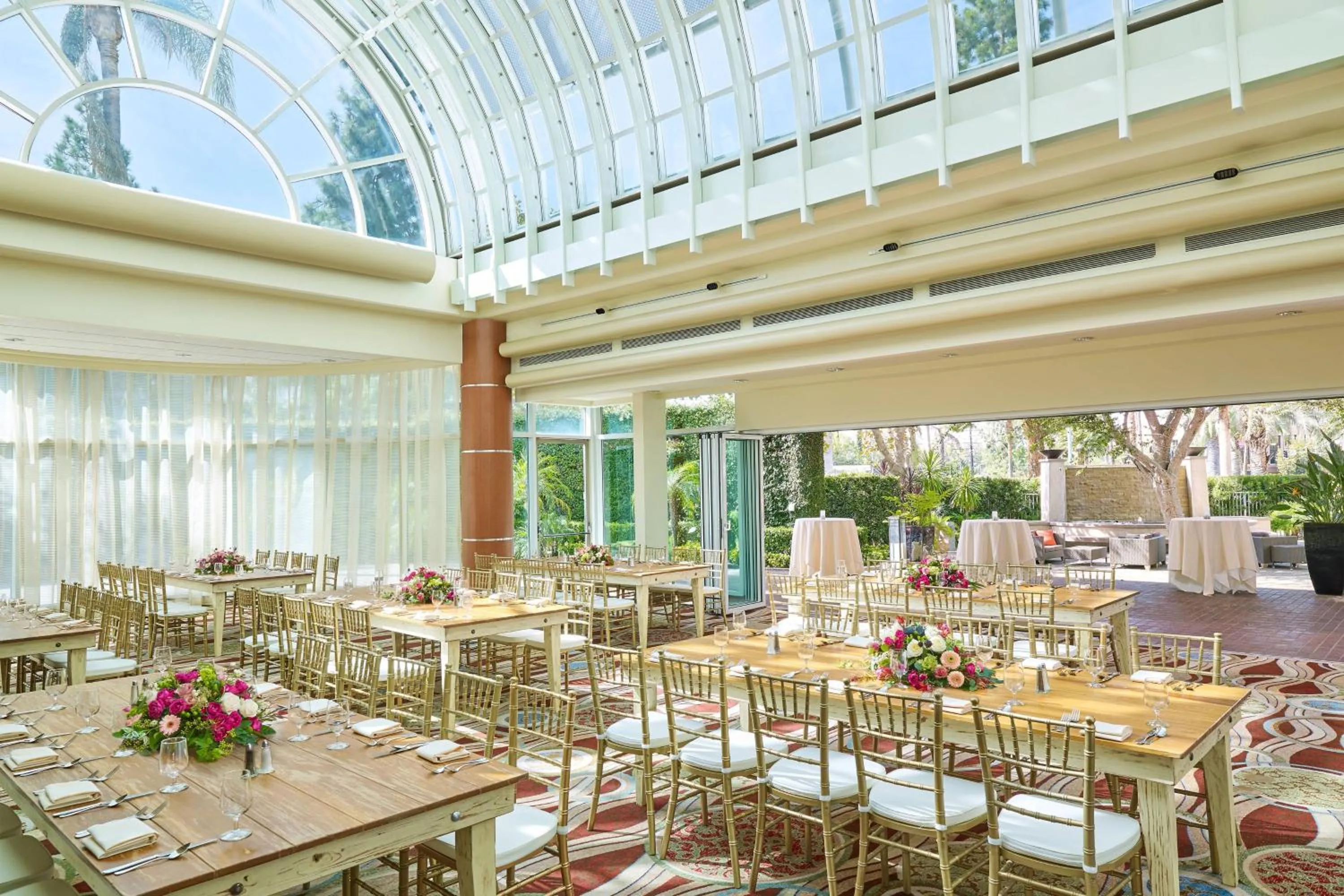 Lobby or reception in Warner Center Marriott Woodland Hills