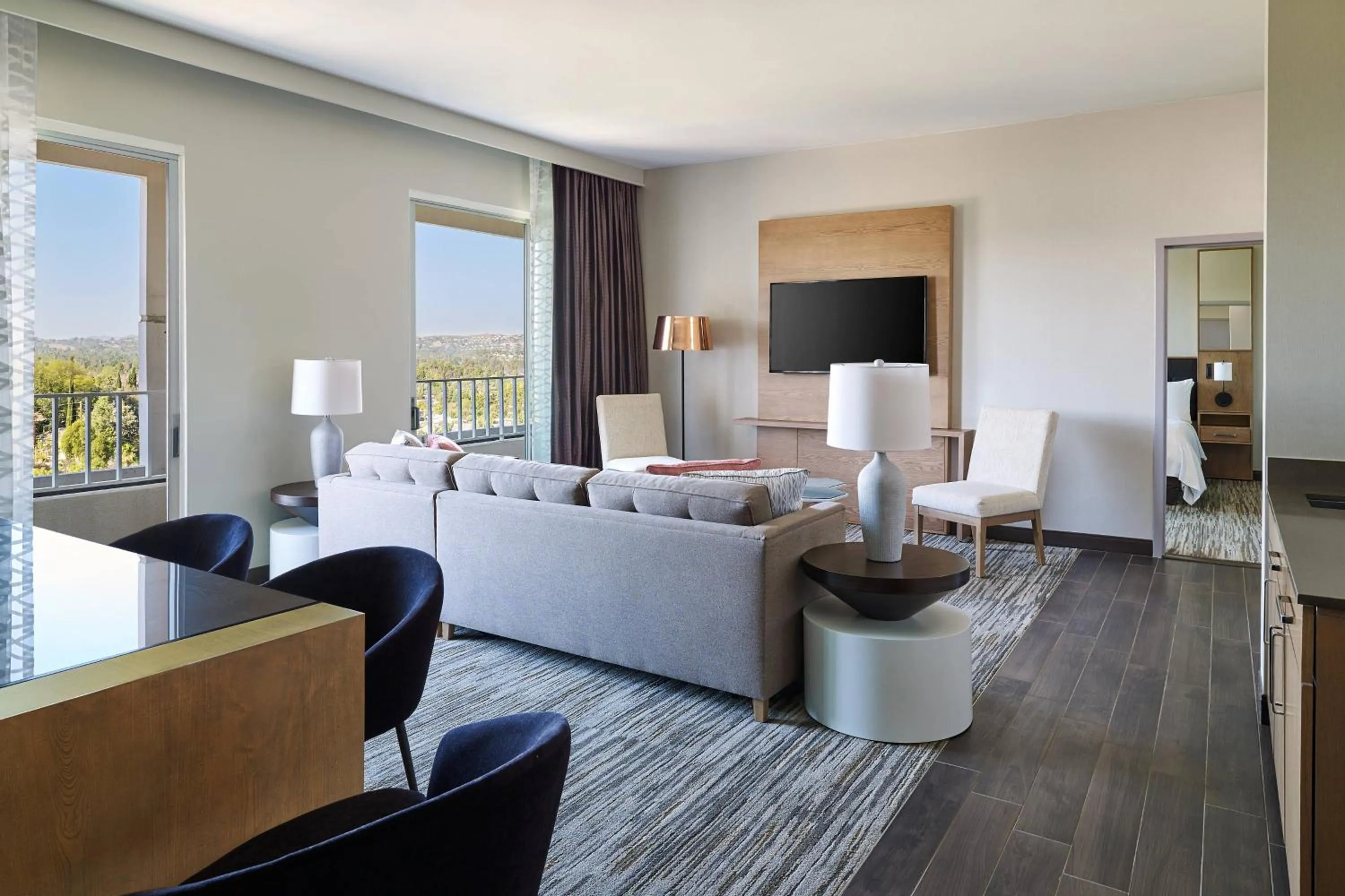 Photo of the whole room in Warner Center Marriott Woodland Hills