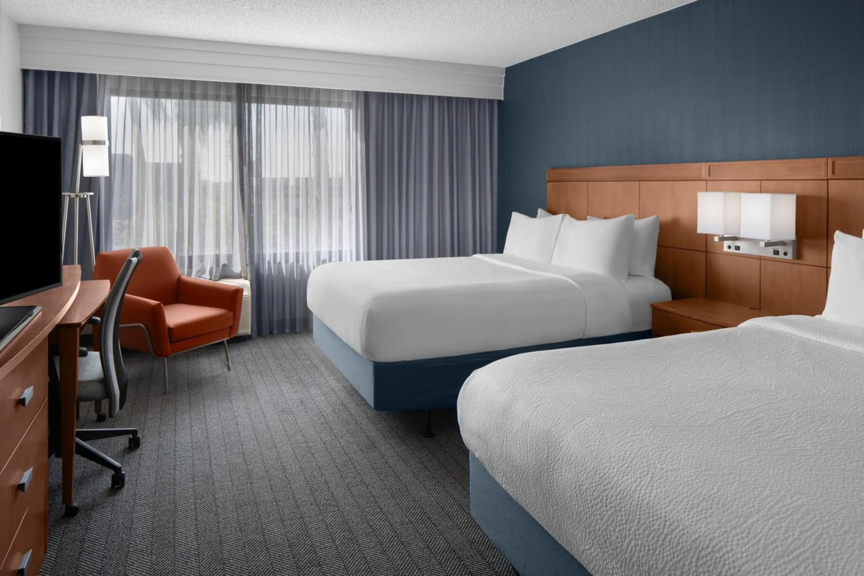 Bedroom, Bed in Courtyard by Marriott Cypress Anaheim / Orange County