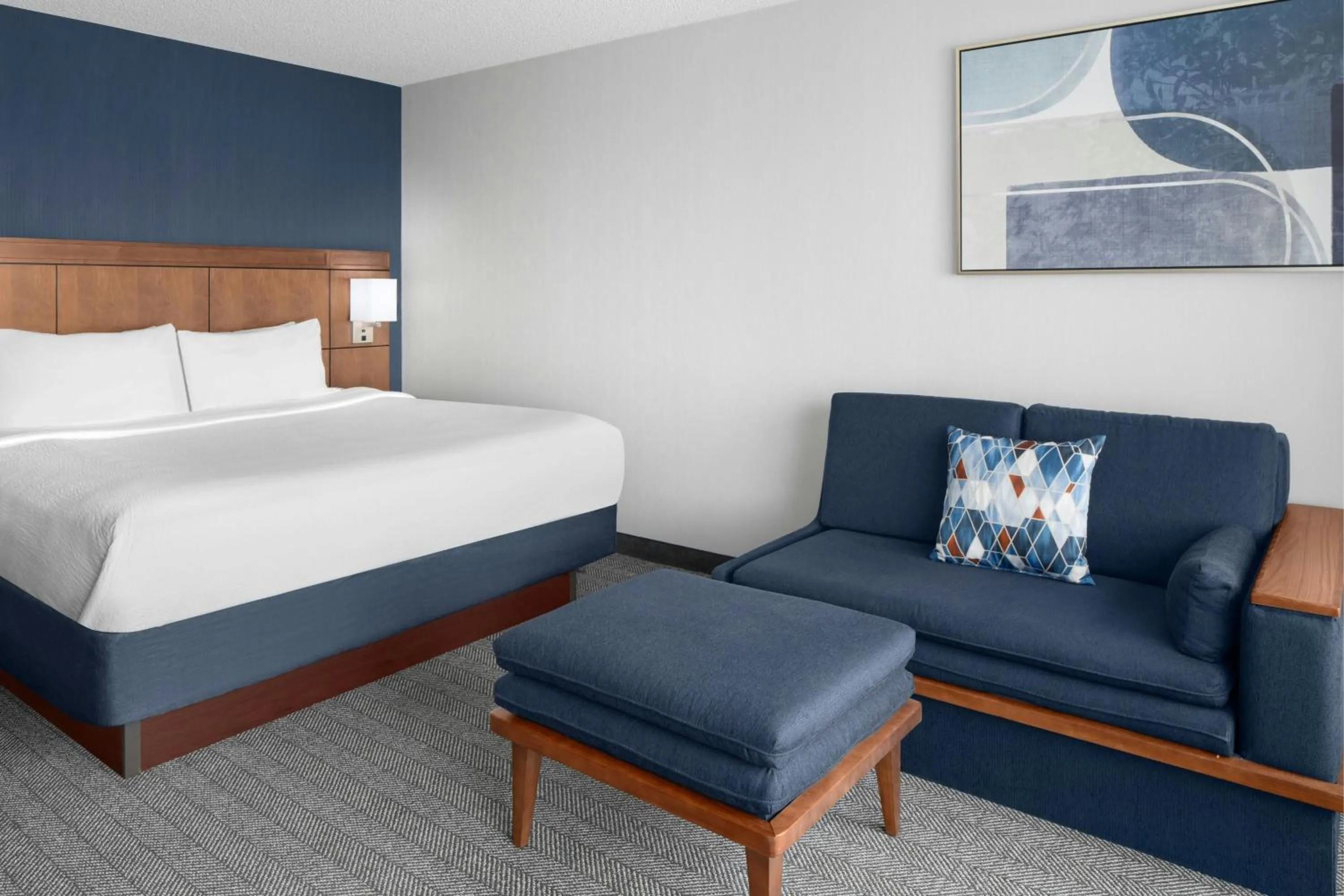 Photo of the whole room, Bed in Courtyard by Marriott Cypress Anaheim / Orange County