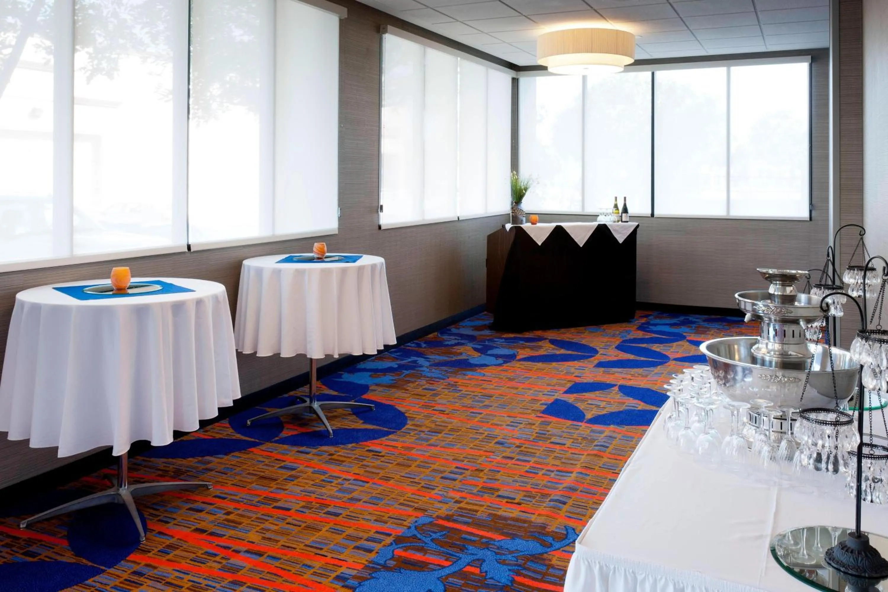 Meeting/conference room in Courtyard by Marriott Cypress Anaheim / Orange County