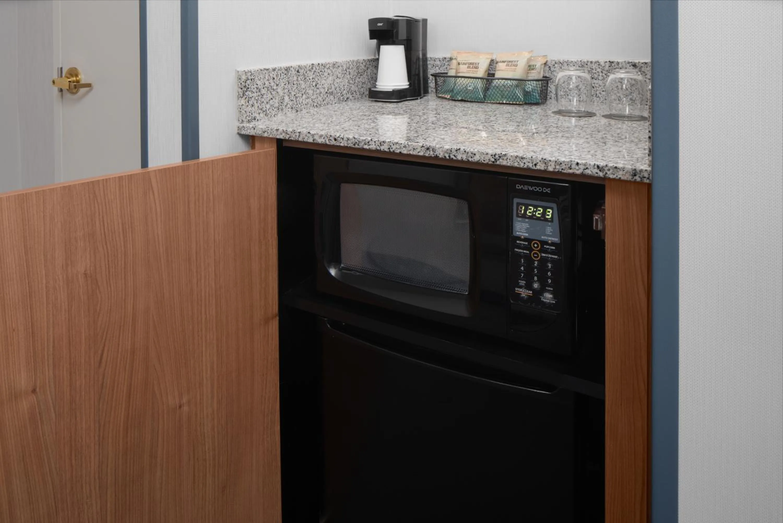 Bedroom in Courtyard by Marriott Cypress Anaheim / Orange County