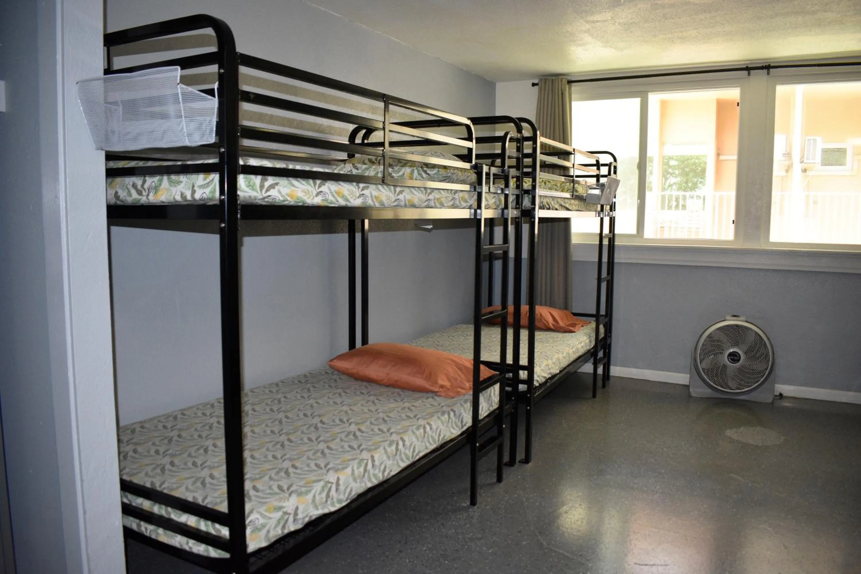 Bed in Polynesian Hostel Beach Club