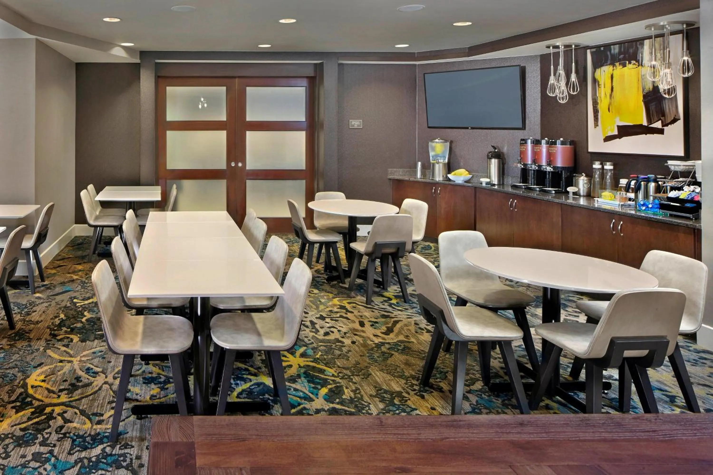 Restaurant/places to eat in Residence Inn Orlando Lake Mary