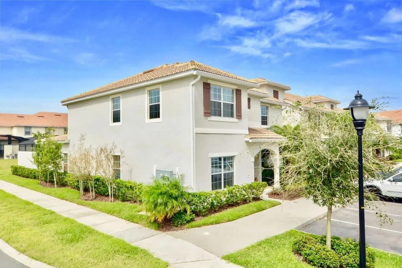 Five Bedrooms Home with Pool 4851