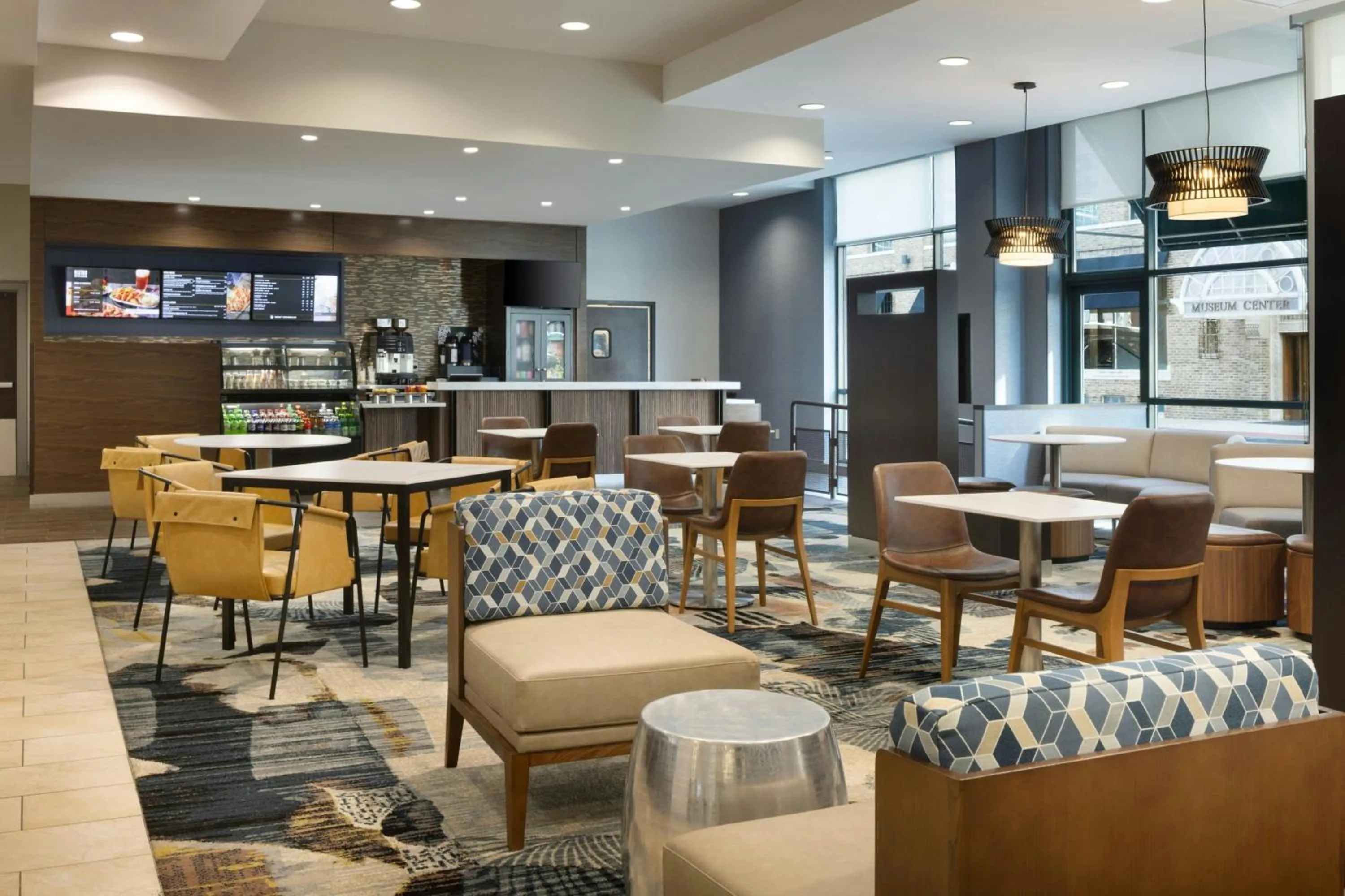 Restaurant/places to eat in Courtyard by Marriott Little Rock Downtown