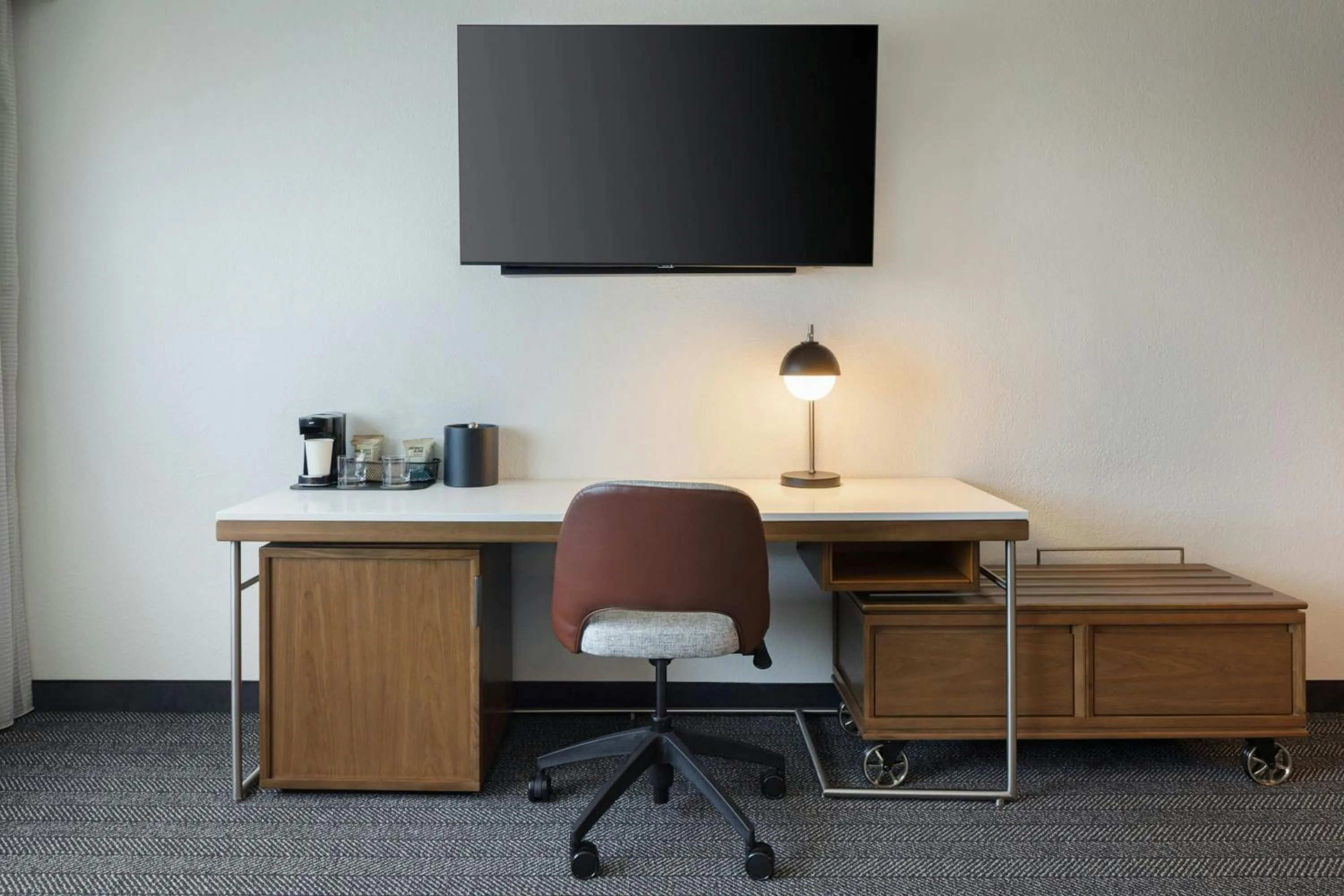 Photo of the whole room in Courtyard by Marriott Little Rock Downtown